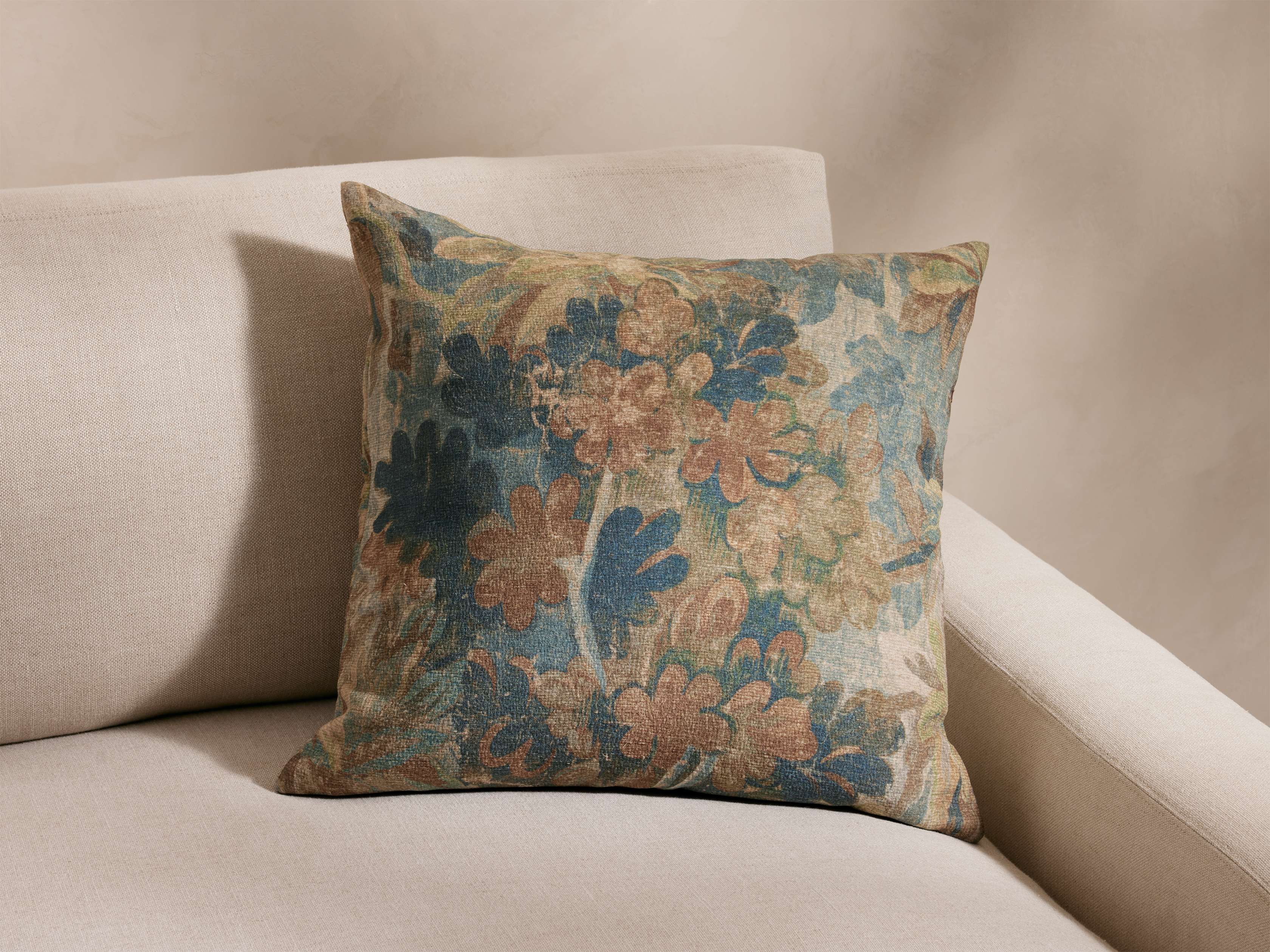 Audra Pillow – Arhaus