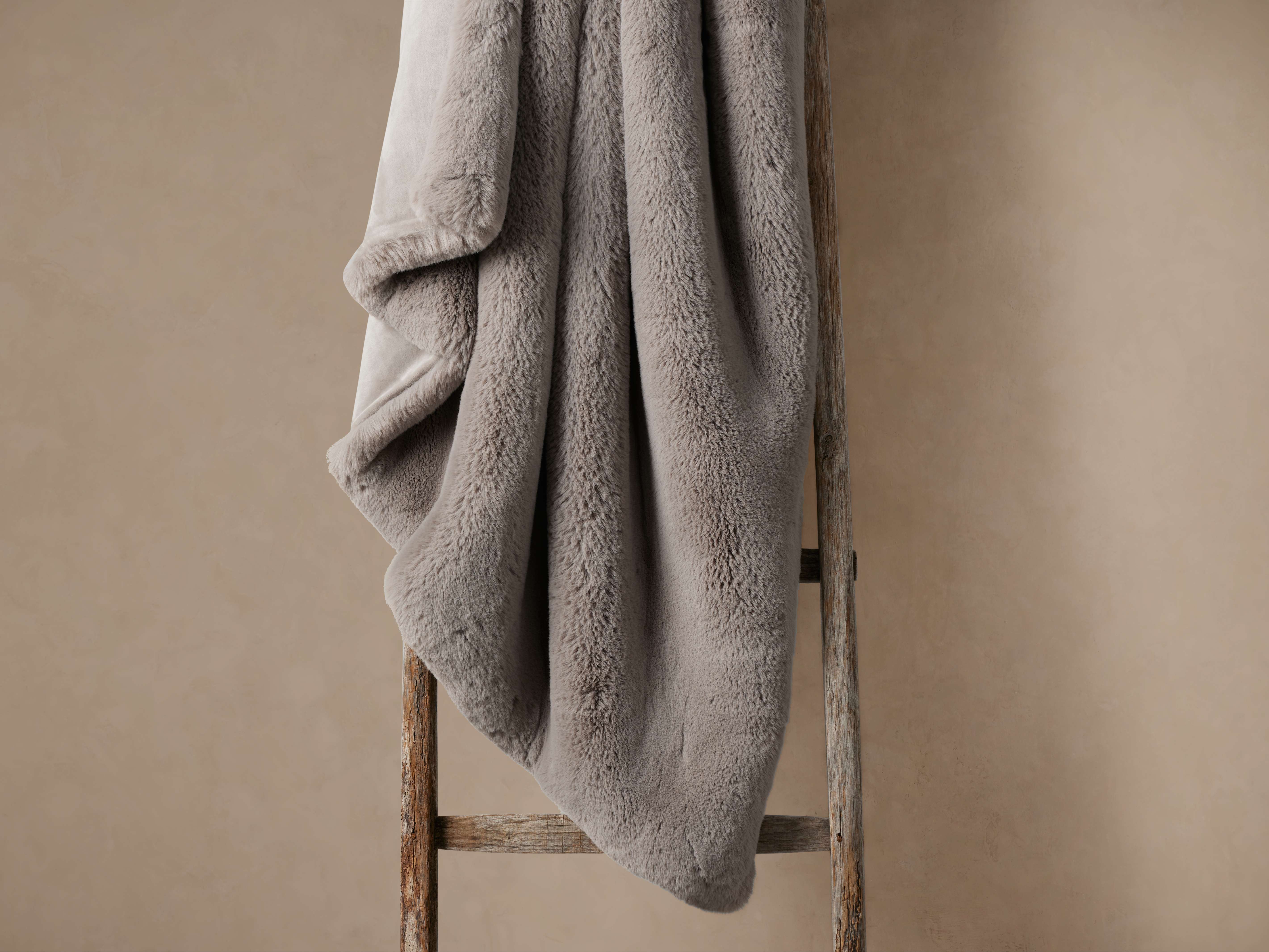 Faux Fur Oversized Rabbit Throw - Thumbnail 4