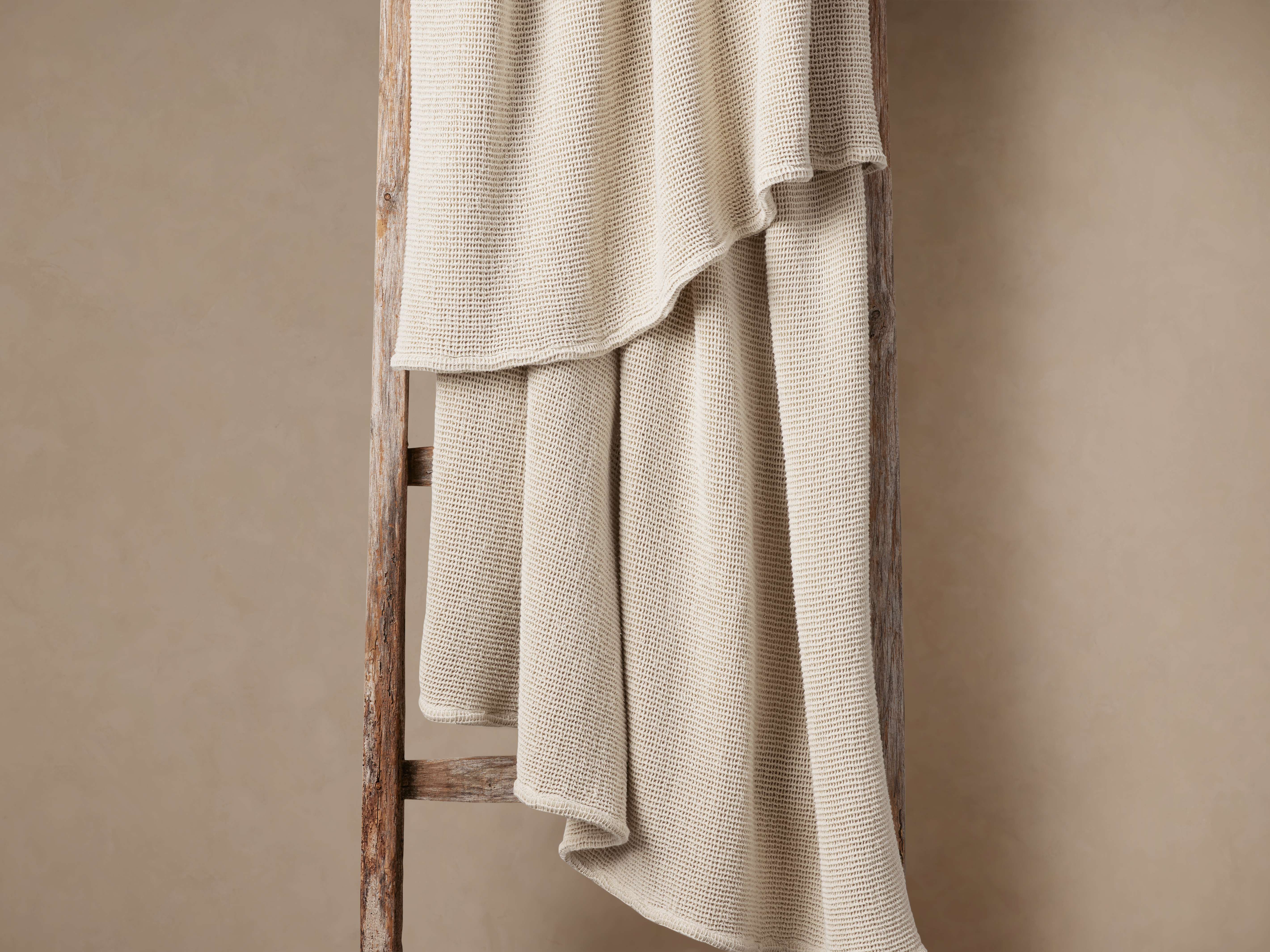 Garment-Dyed Throw - Thumbnail 2