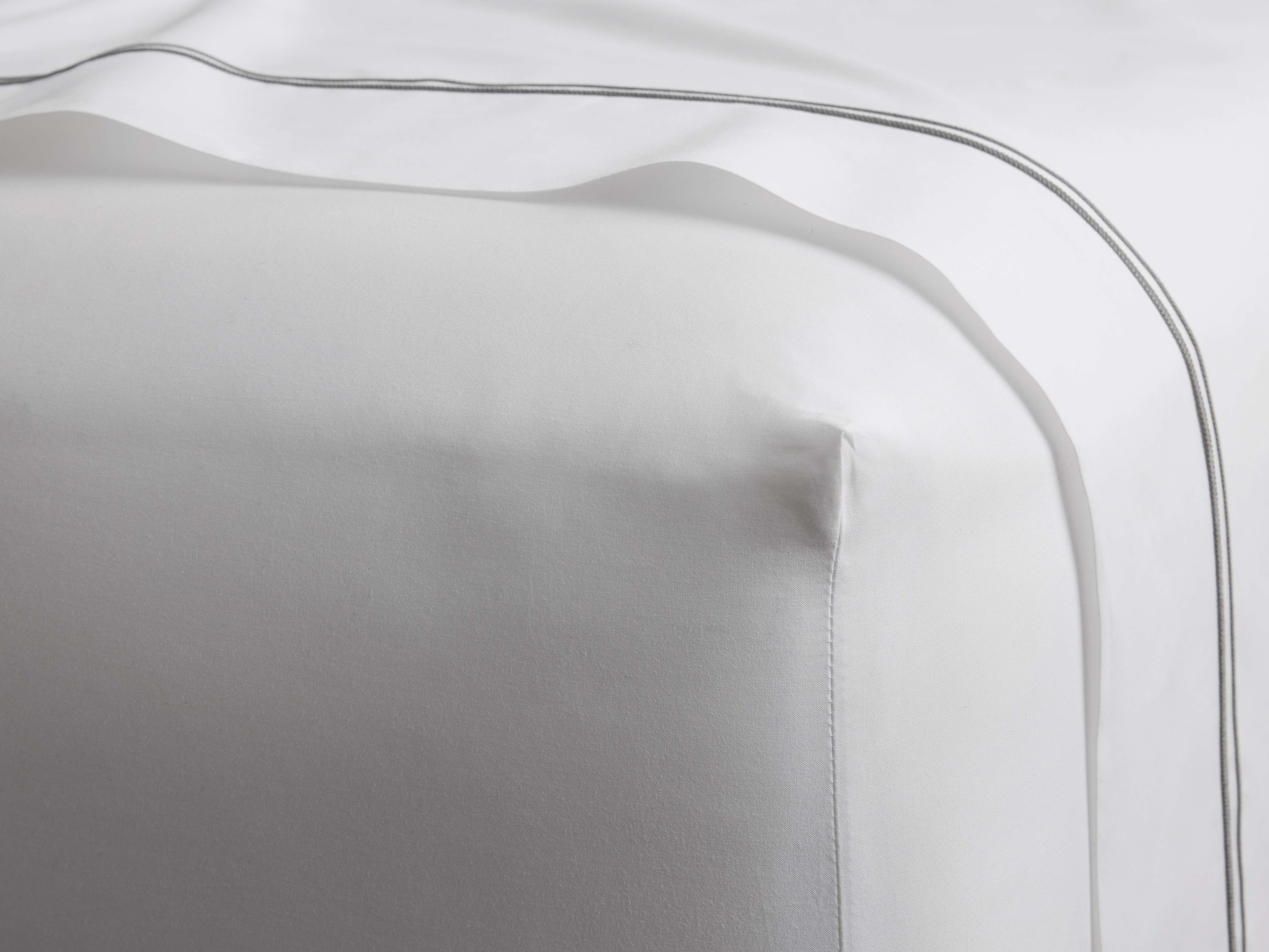 Italian Embroidered Percale Fitted Sheet - Thumbnail 2
