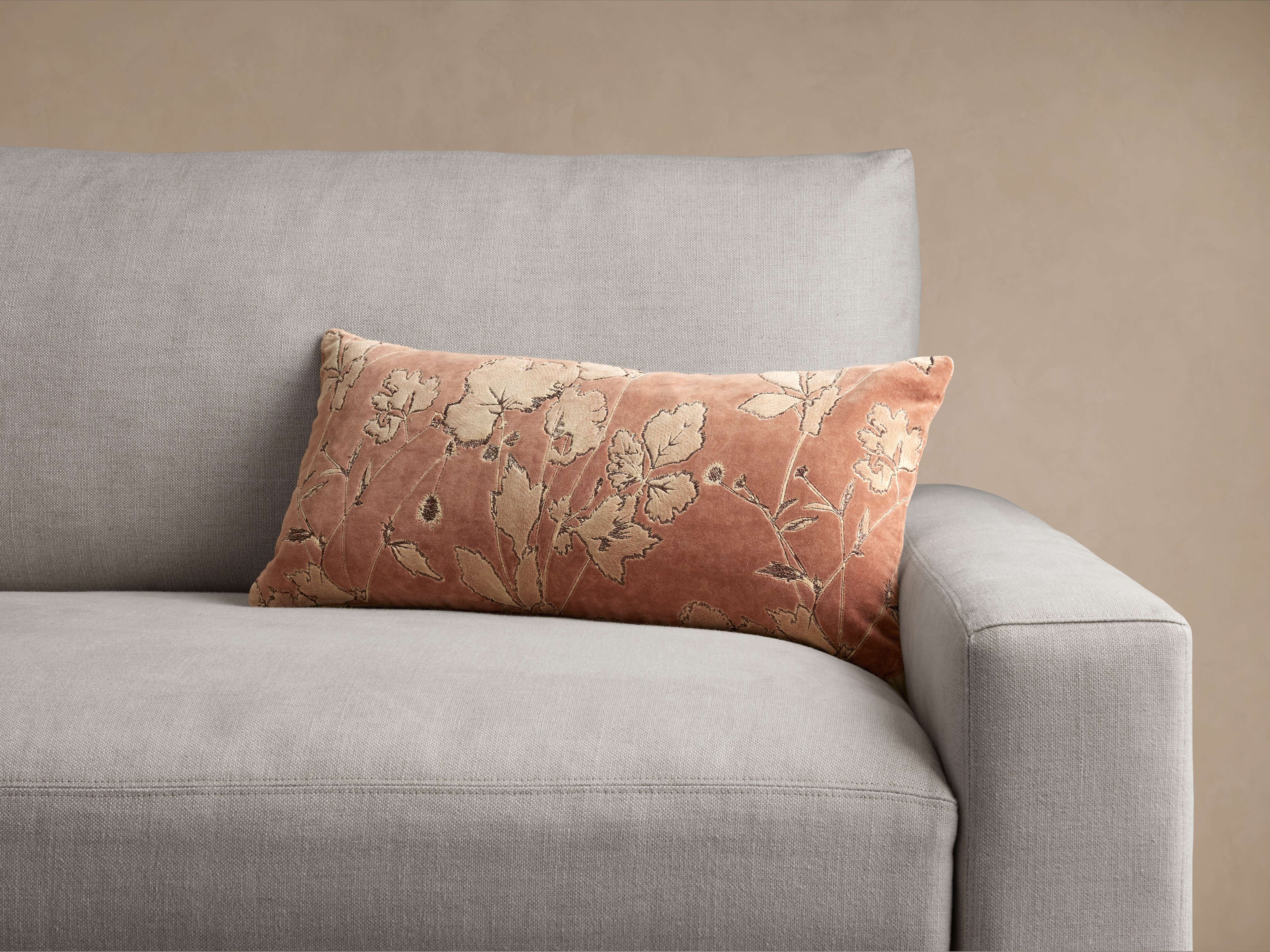 Qualiz AIR PILLOW APS グレー4個セット バラ売りも可能 Kaylan Embroidered Botanical Pillow – Arhaus