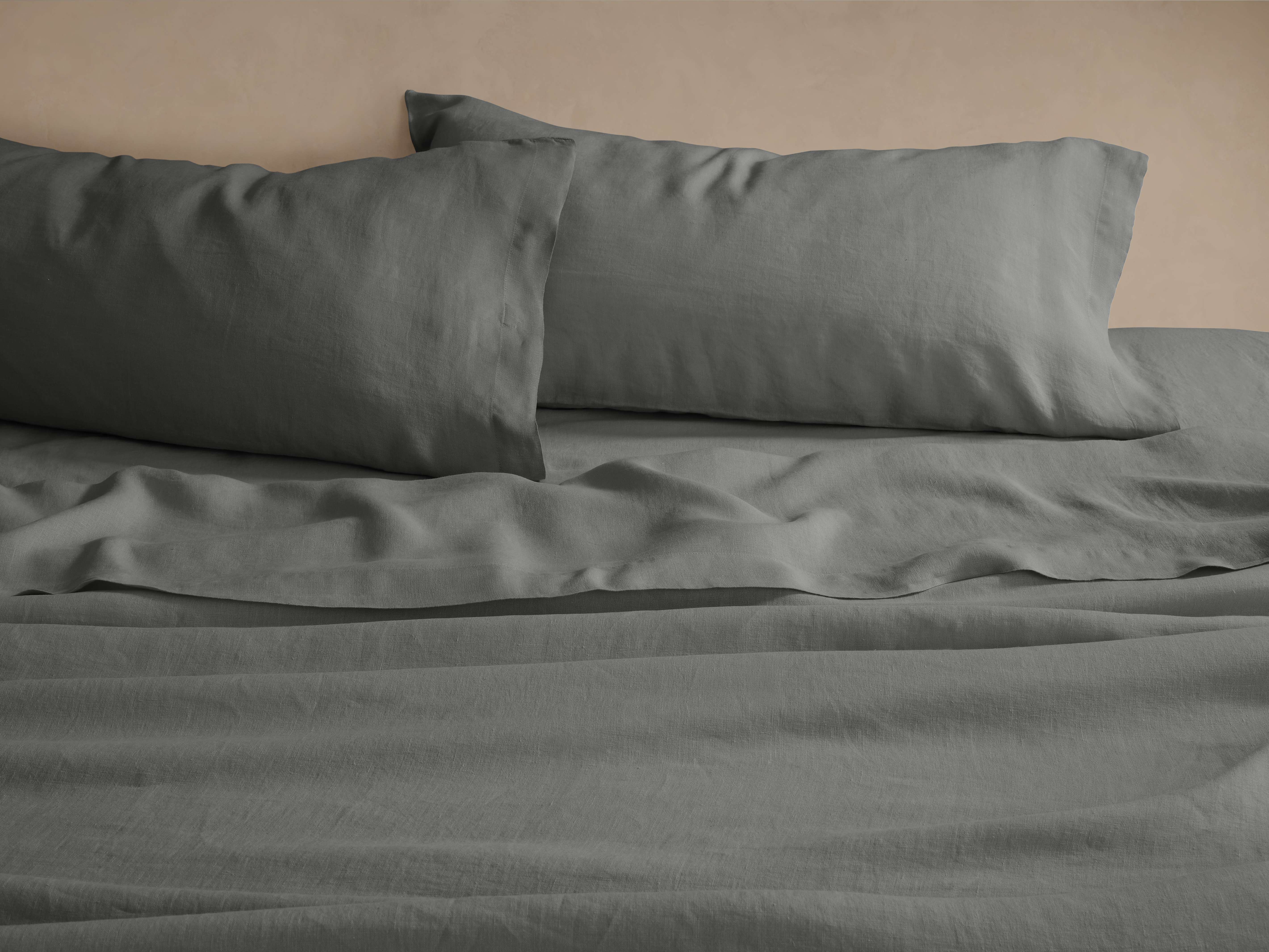 Italian Garment-Dyed Linen Fitted Sheet