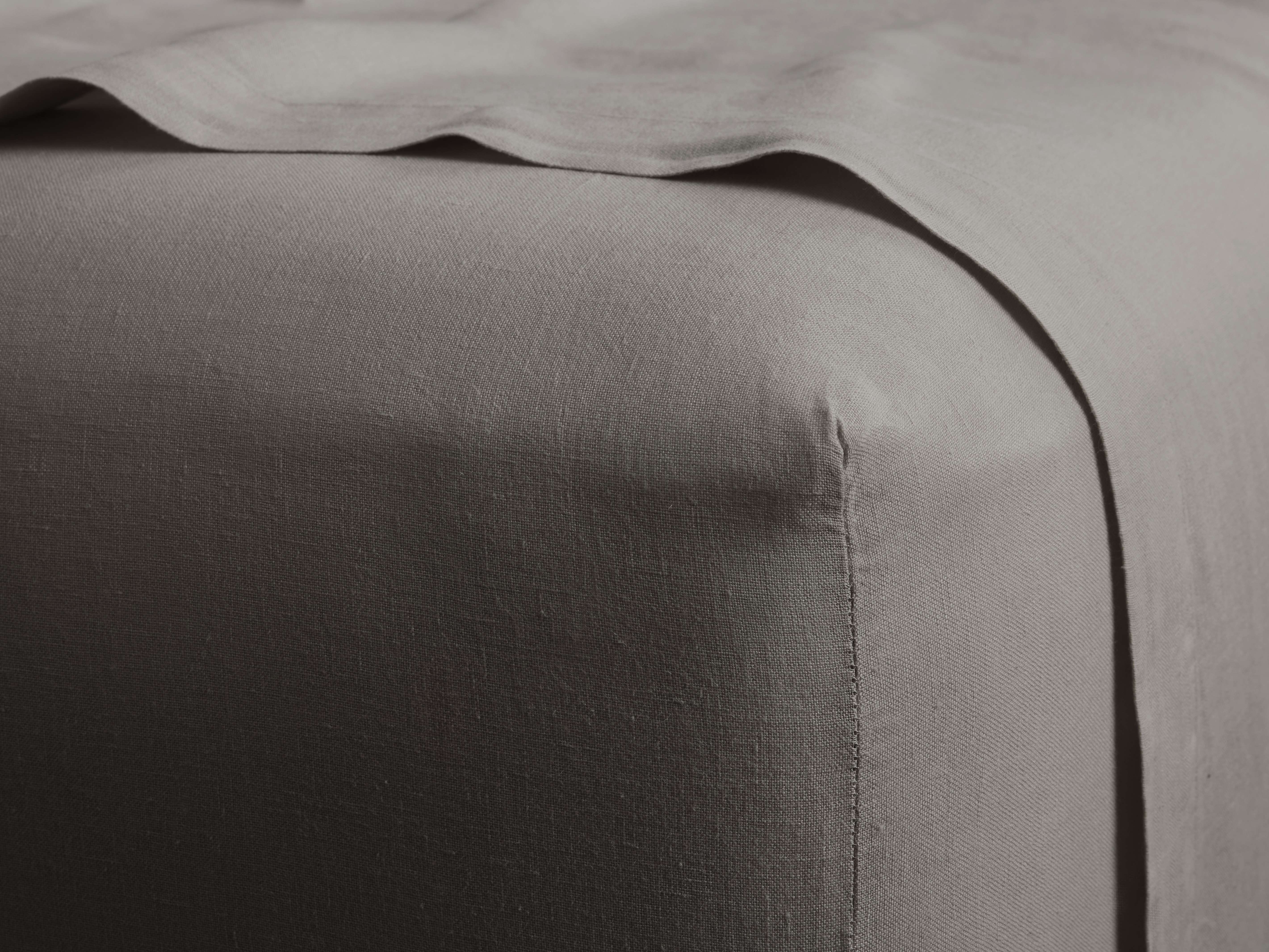 Italian Garment-Dyed Linen Fitted Sheet - Thumbnail 4