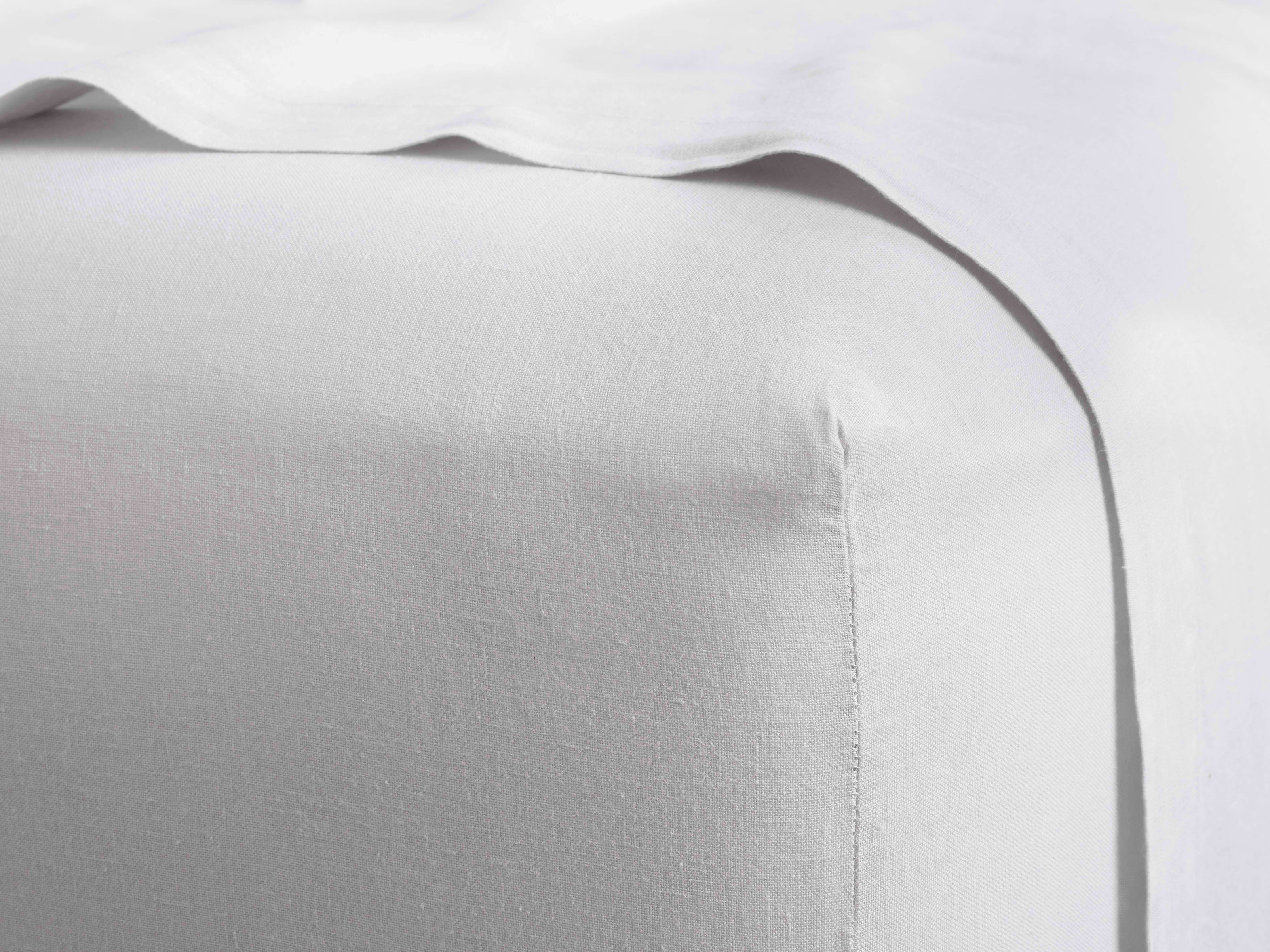 Italian Garment-Dyed Linen Fitted Sheet - Thumbnail 2