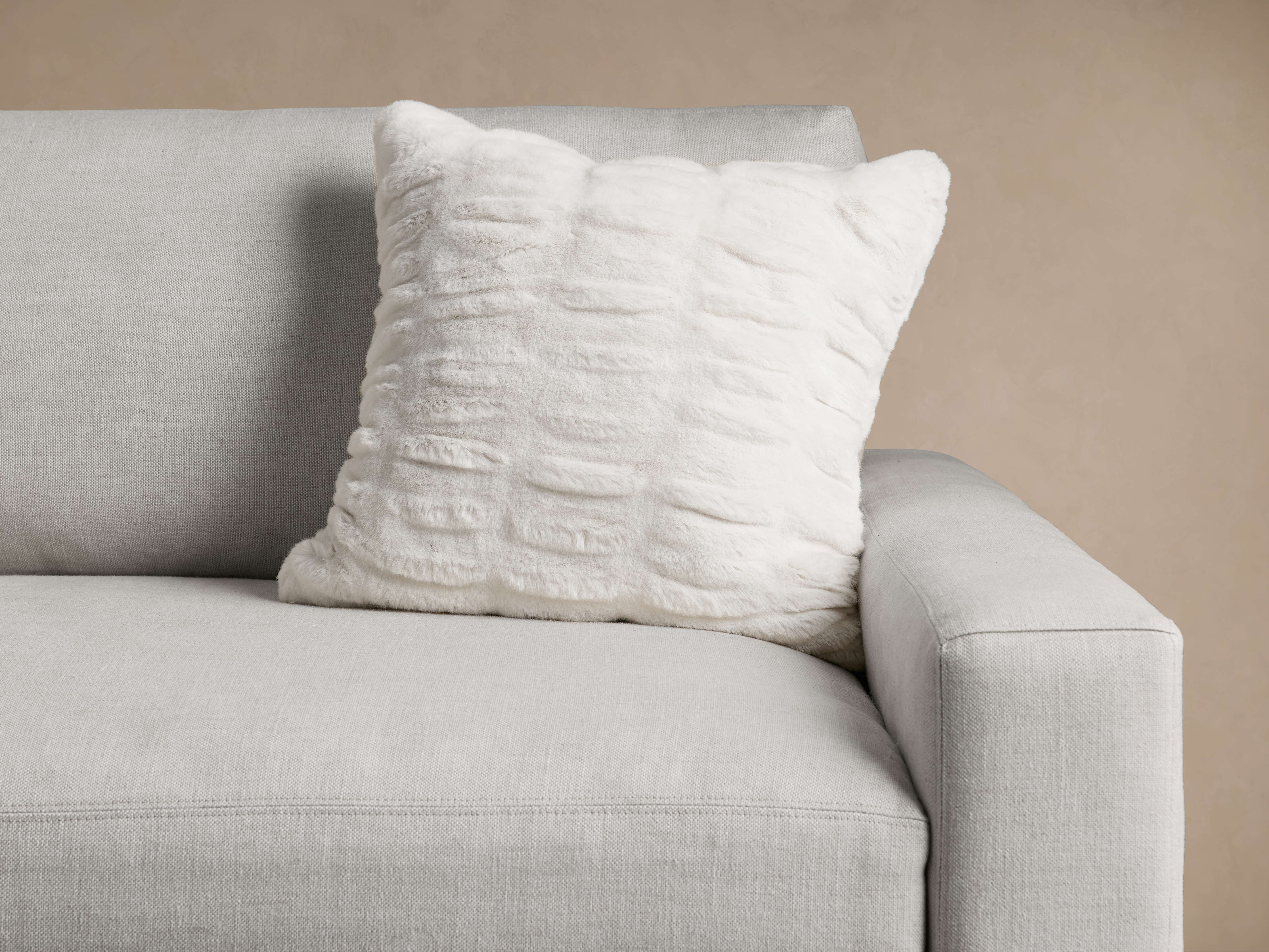 Luxe Faux Fur Pleated Pillow Cover - Thumbnail 4