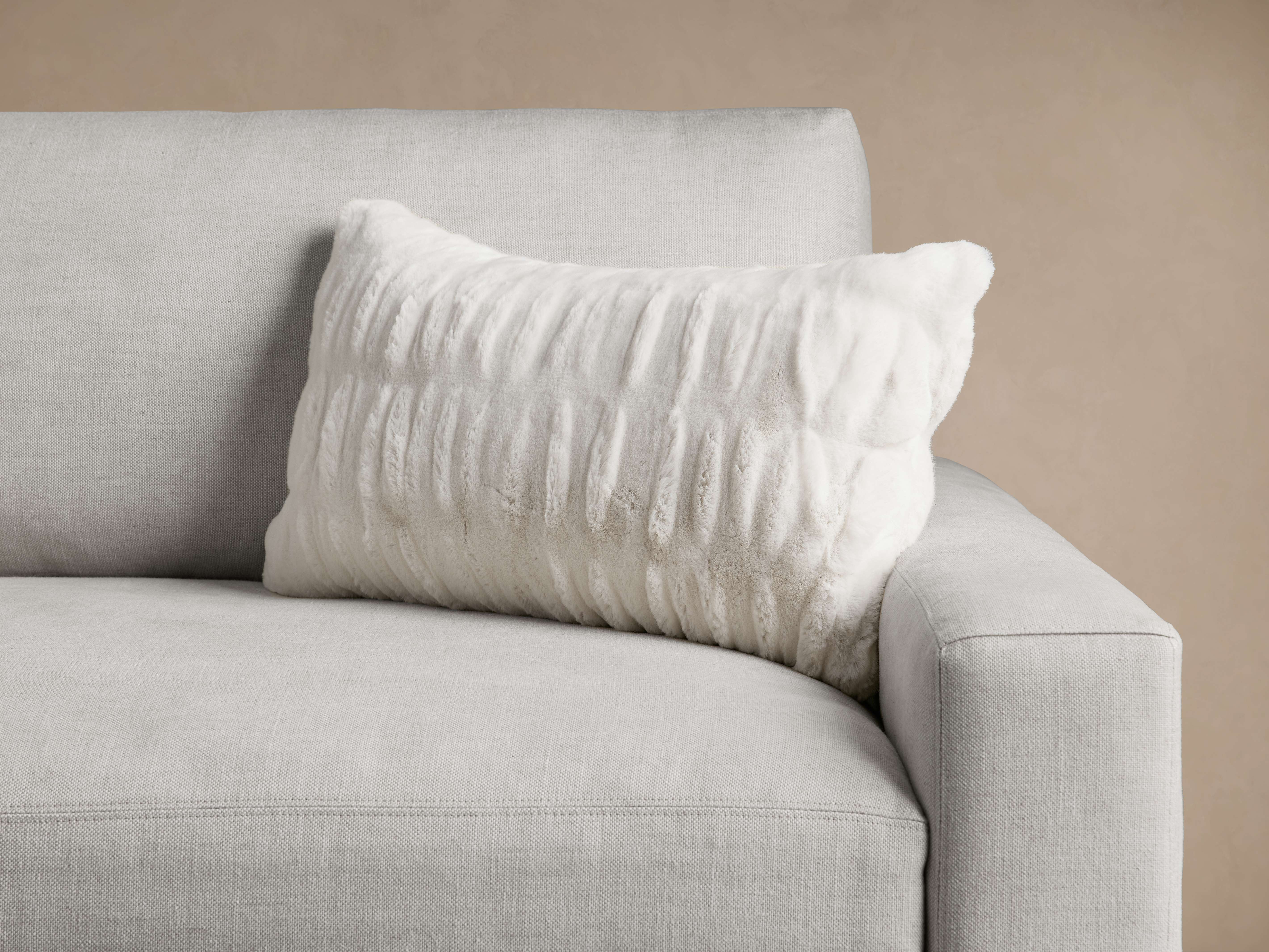 Luxe Faux Fur Pleated Pillow Cover - Thumbnail 2