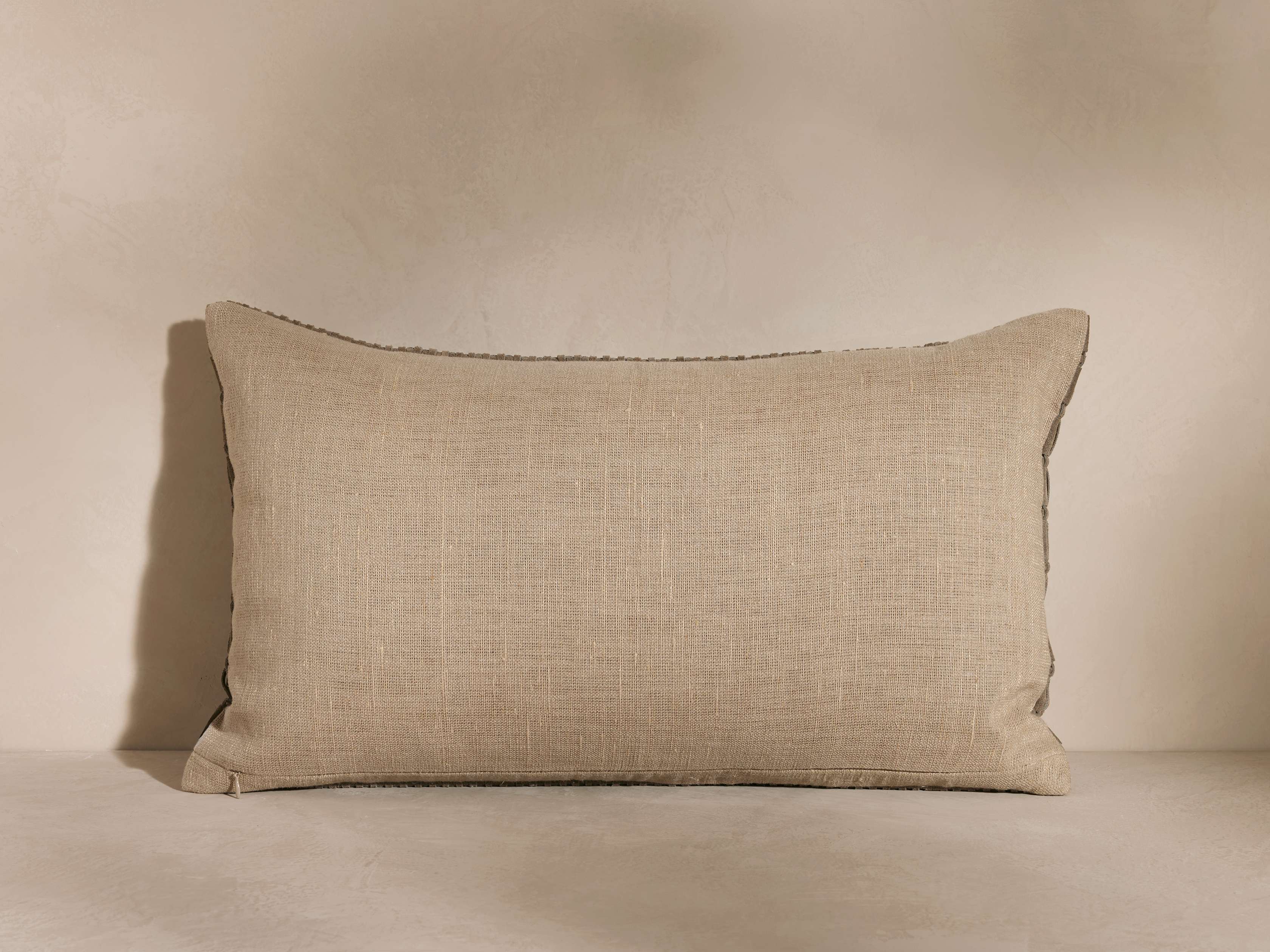 Thayer Lumbar Pillow Cover – Arhaus