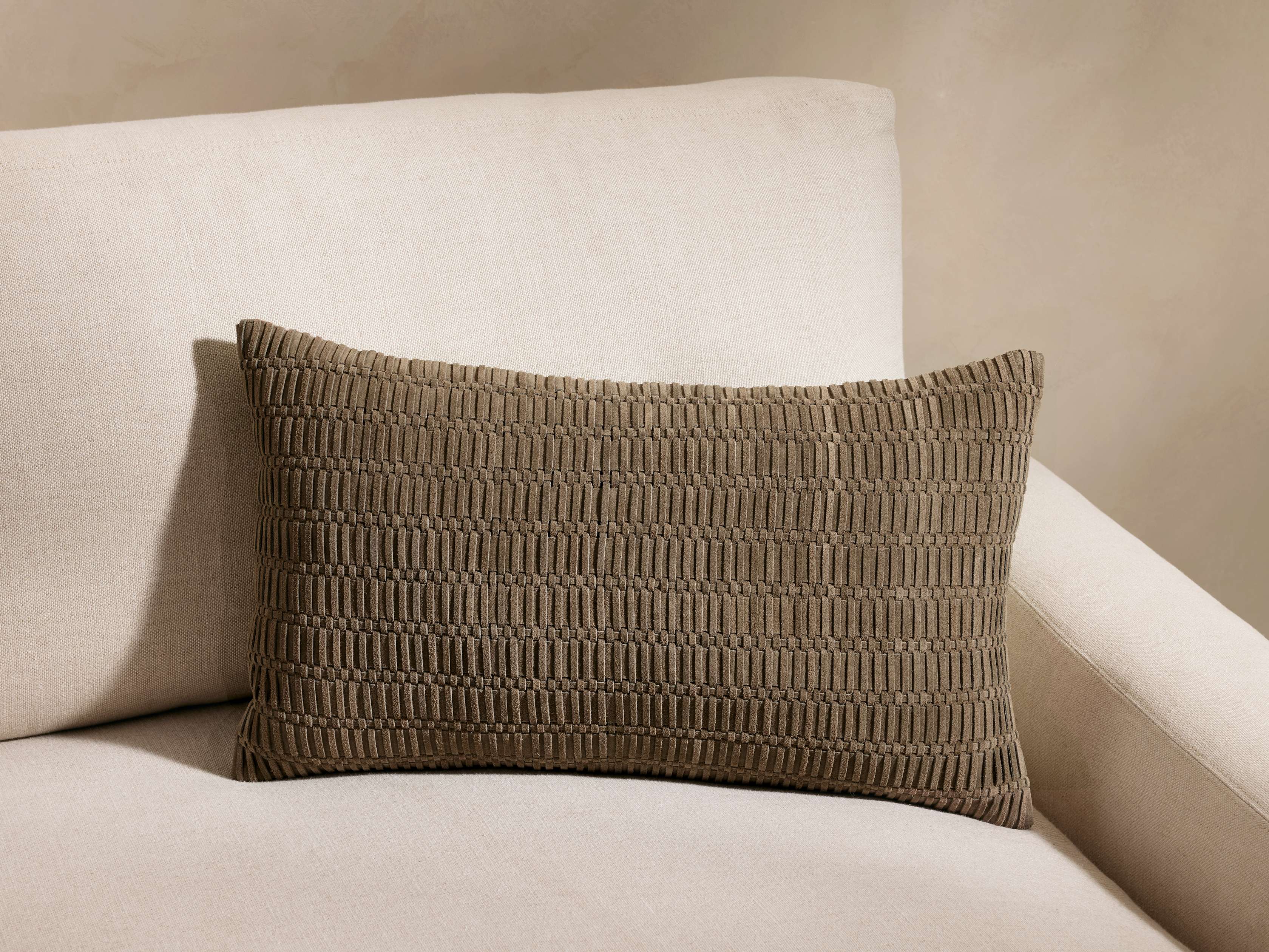 Thayer Lumbar Pillow Cover – Arhaus