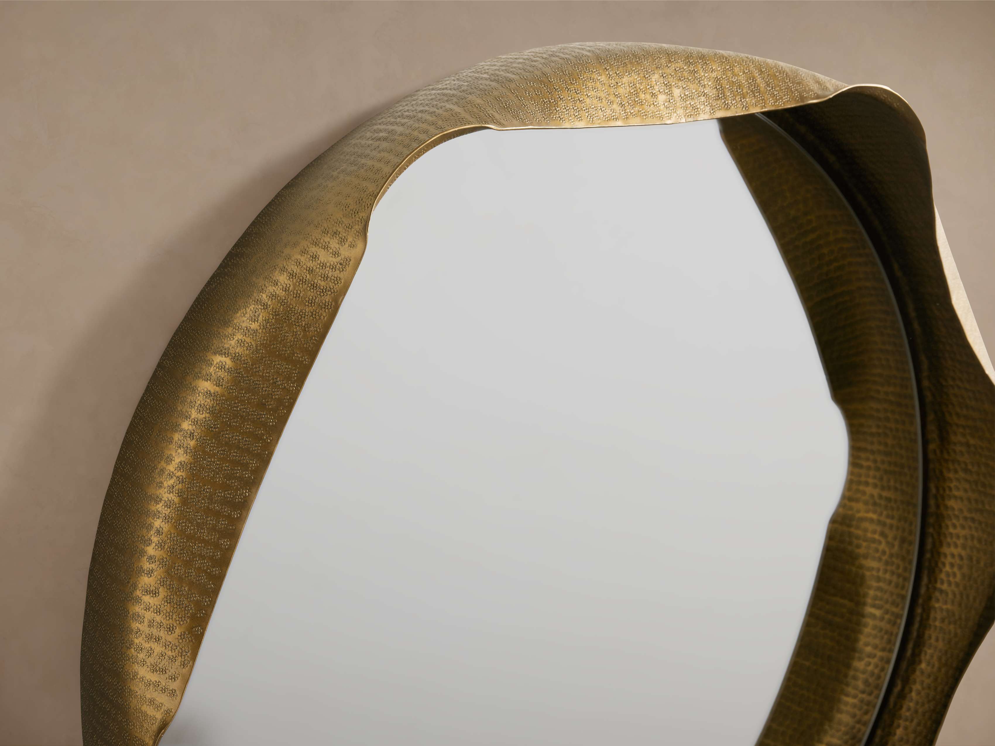 Nadaro Round Wall Mirror
– Arhaus