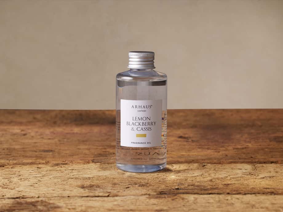 caruso apple tobacco diffuser No. 03 while subtle back notes of orange and patchouli add a touch of depth COCORRNA Reed Diffuser Set COCORRNA