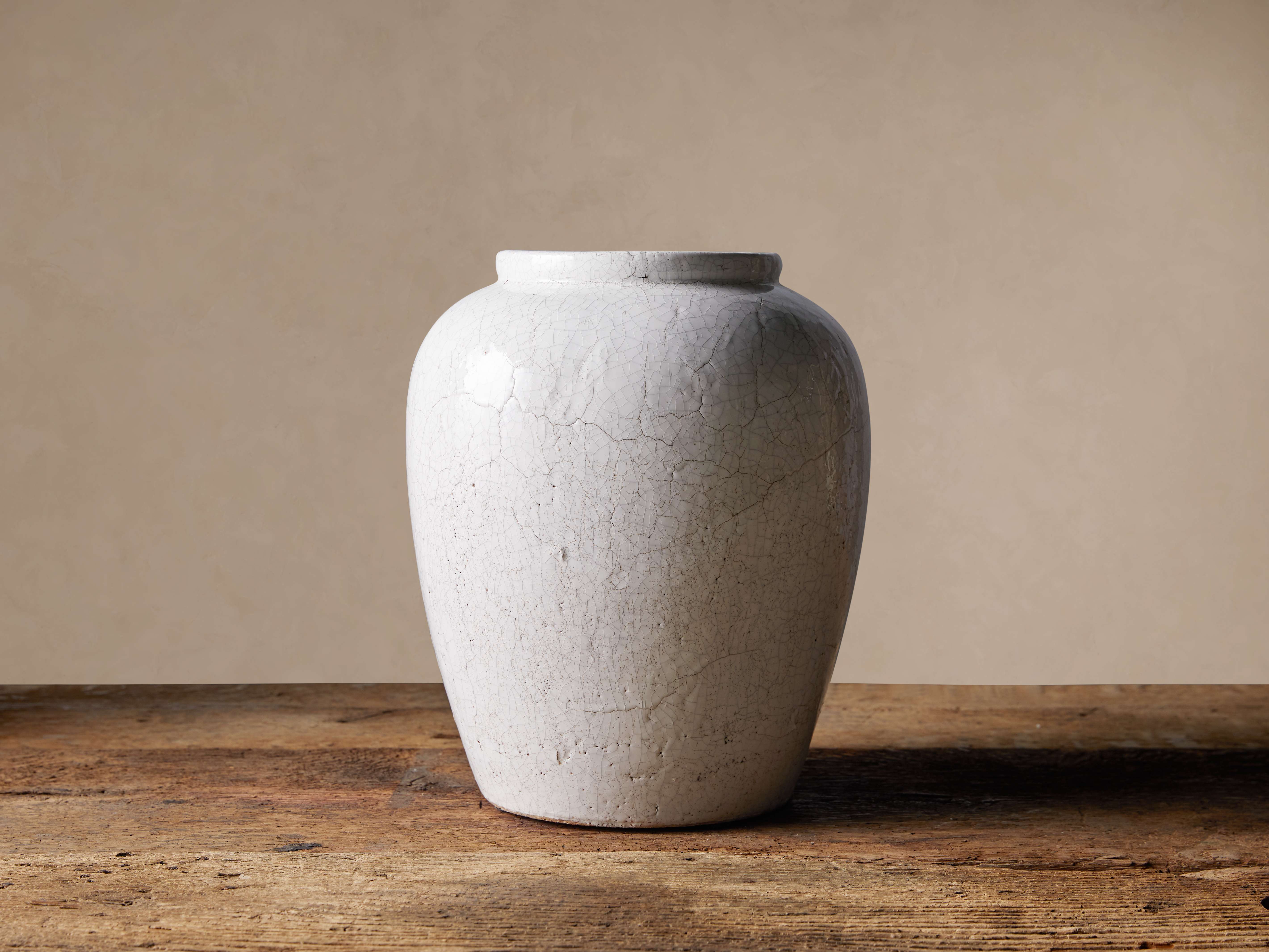 Santorini Urn in White