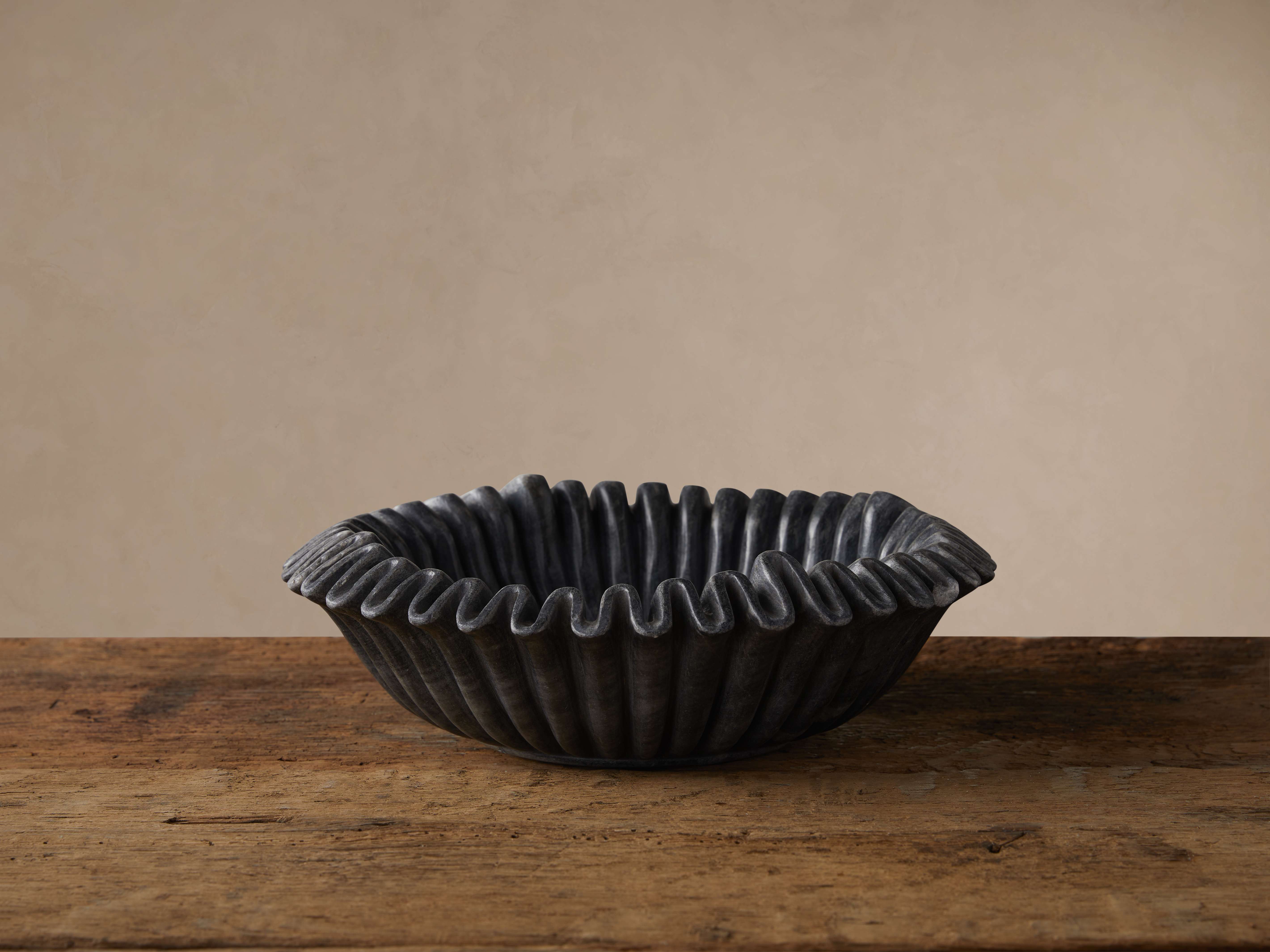 Black Marble Ruffle Bowl