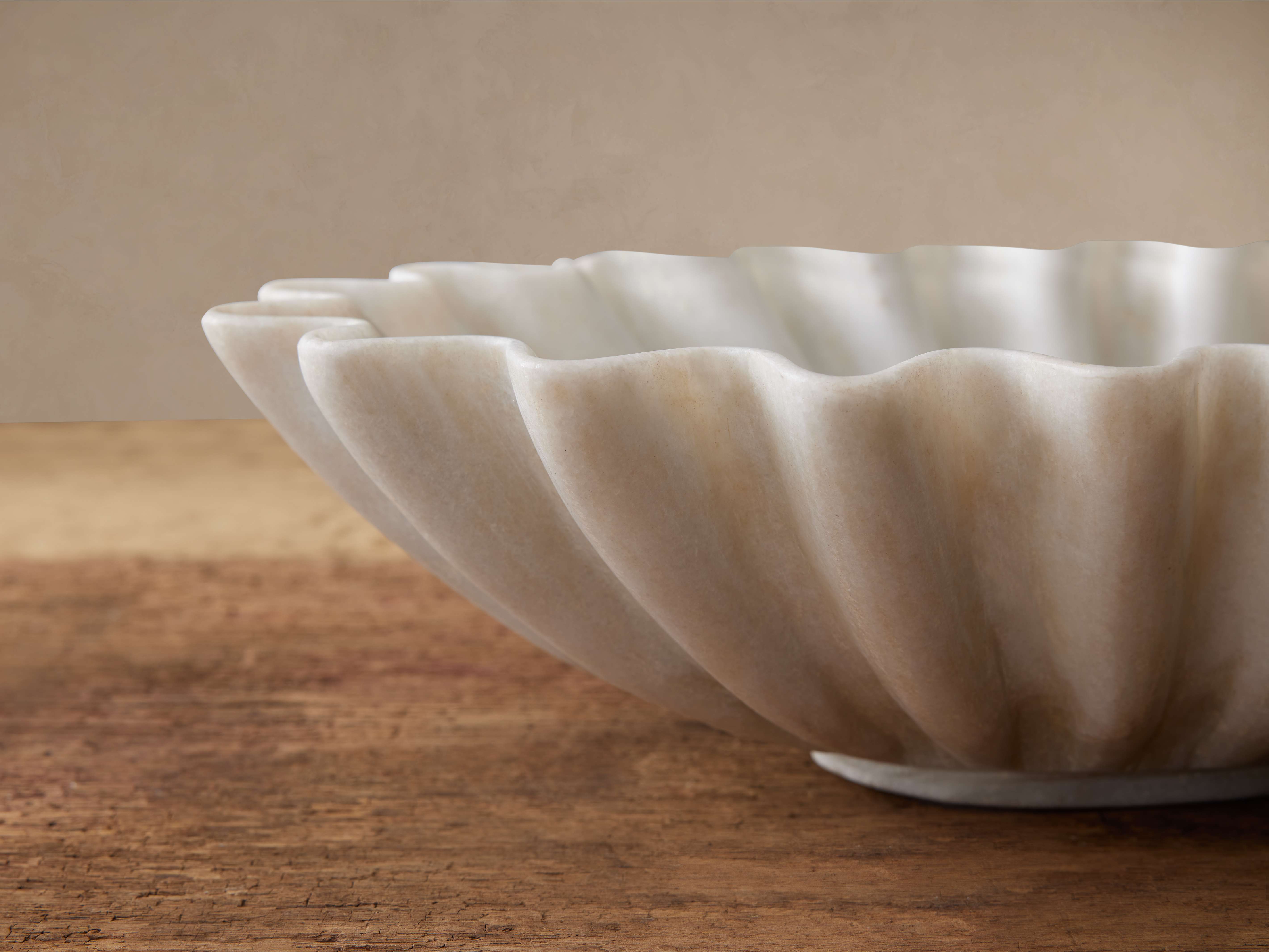 White Marble Ruffle Bowl - Thumbnail 2