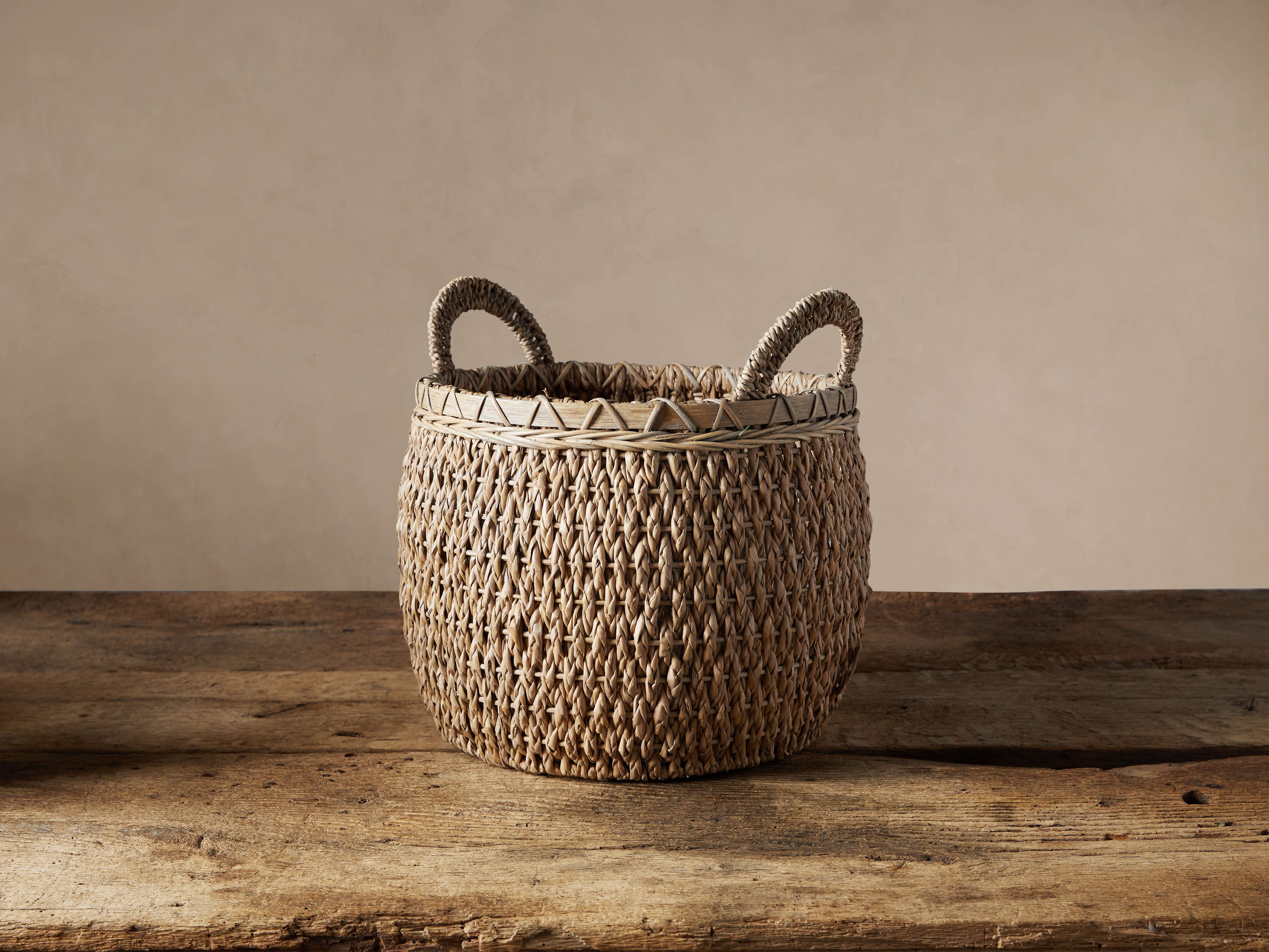 Round Entry Basket