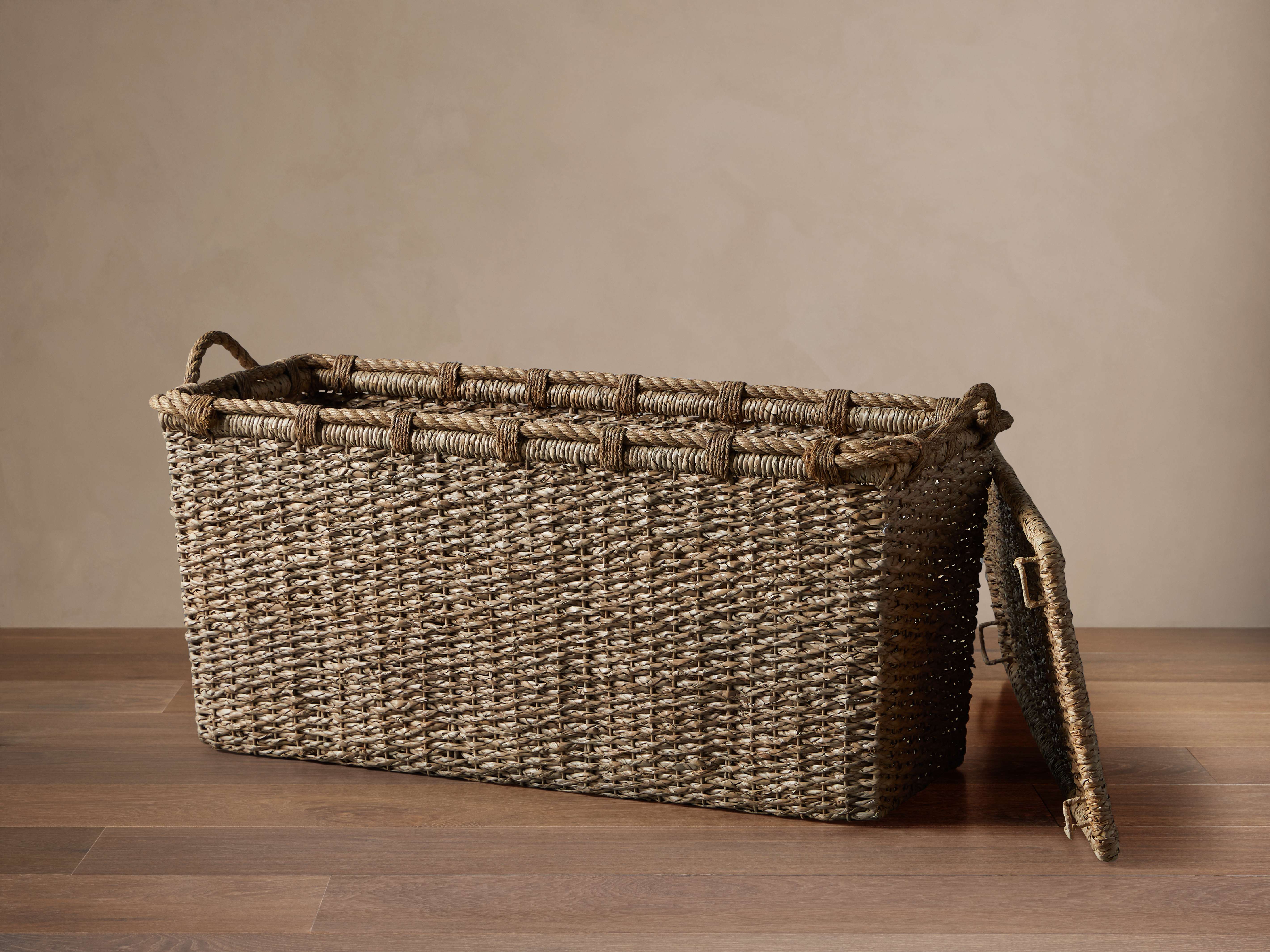Entry Console Basket in Natural