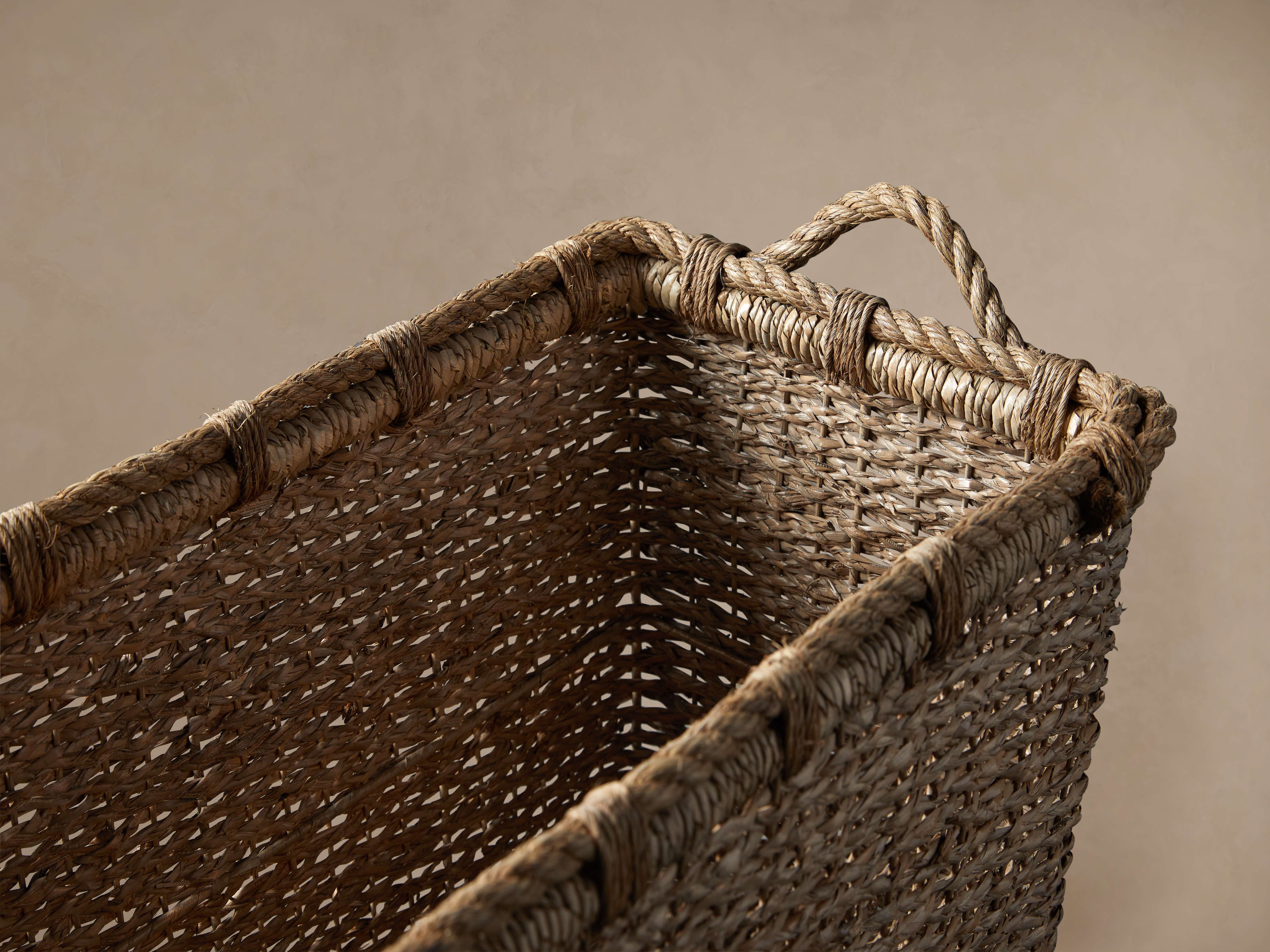 Entry Console Basket in Natural