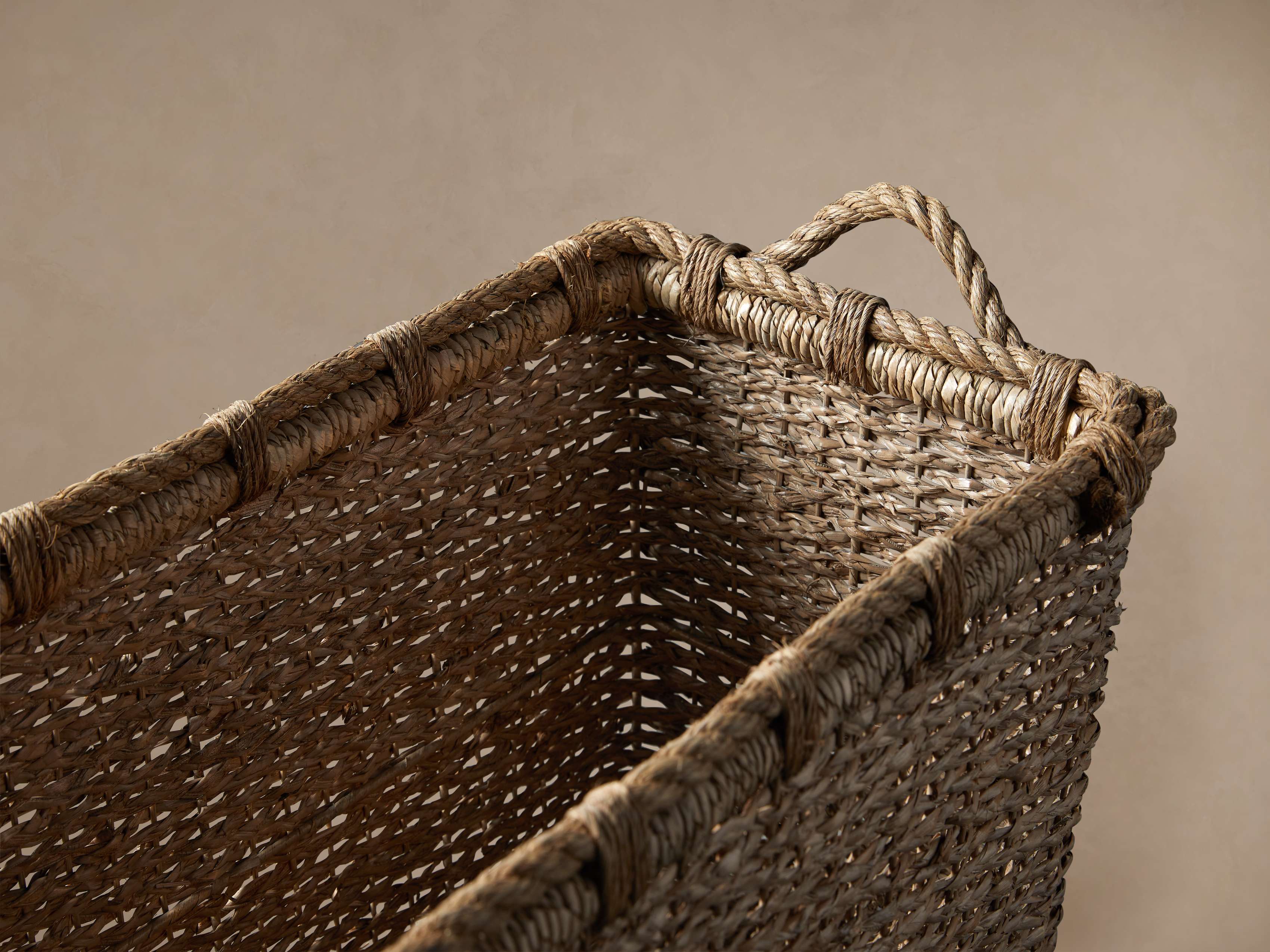 Entry Console Basket in Natural
