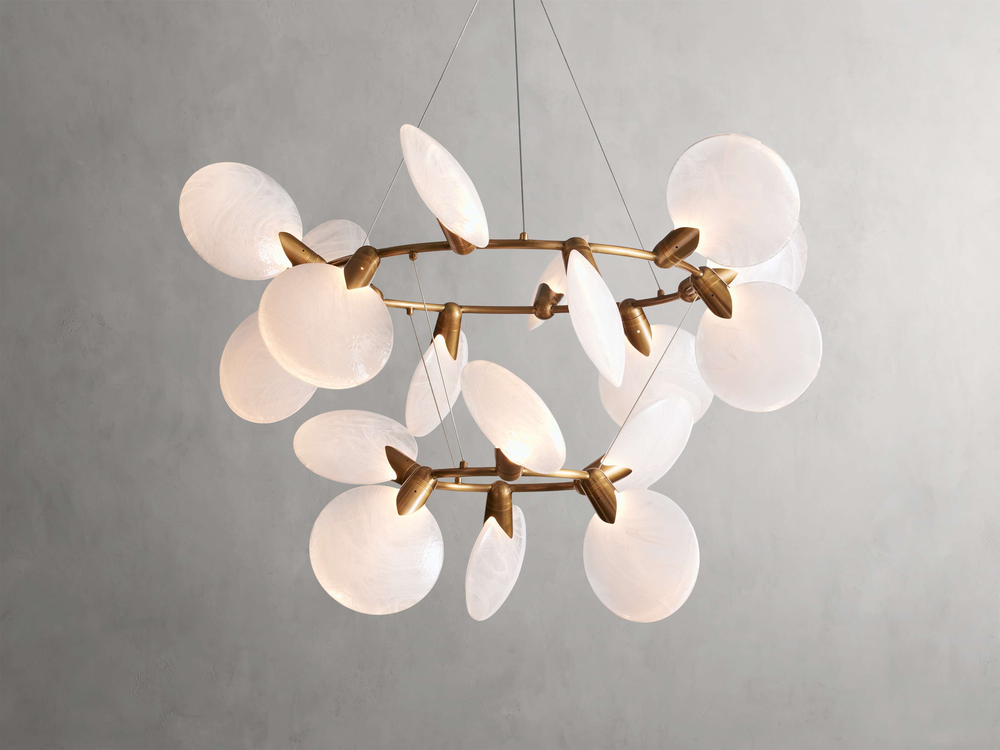 ●OUR HOUSE ミドル Lyla Chandelier – Arhaus