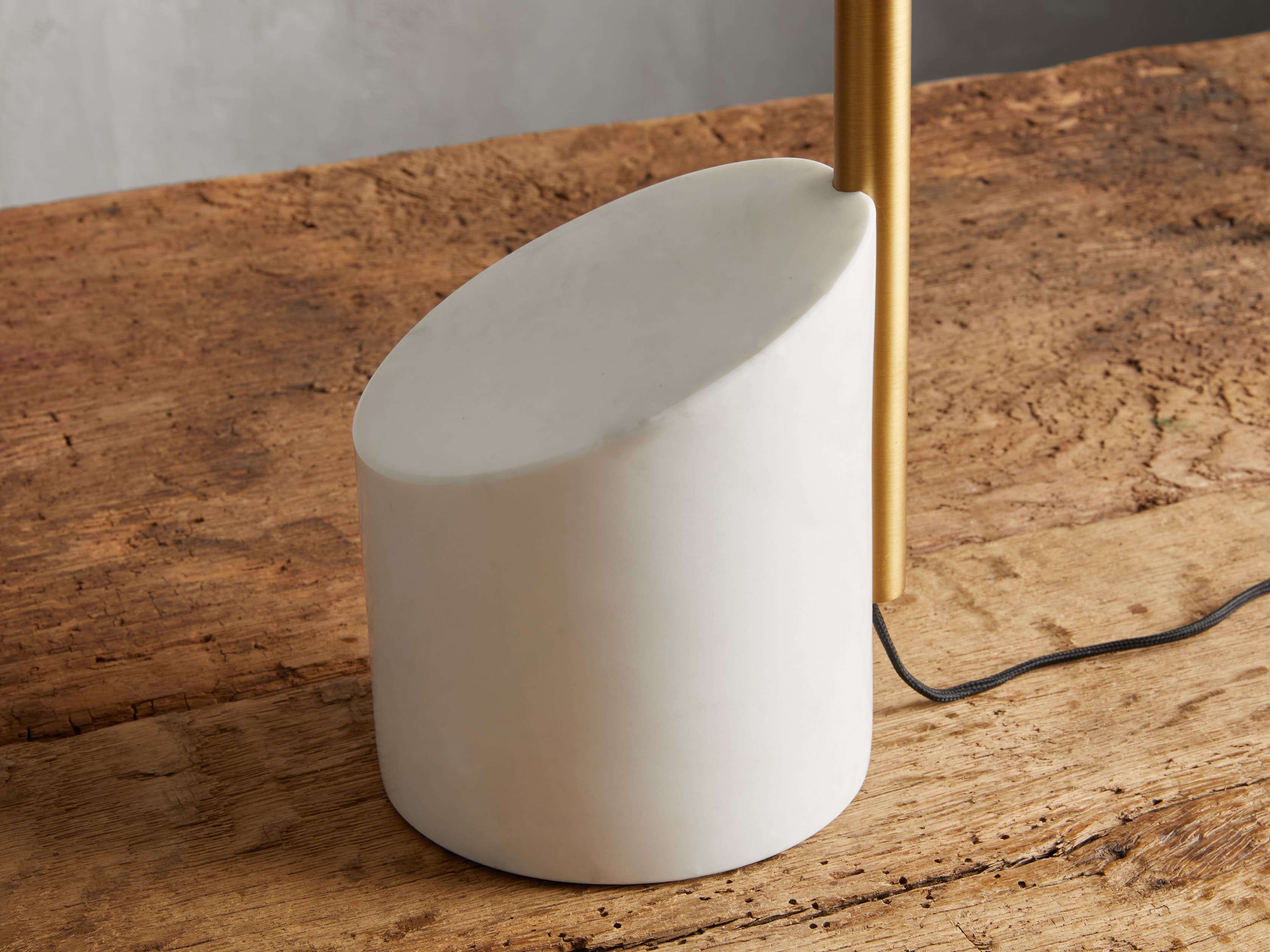 Finnegan Task Table Lamp
