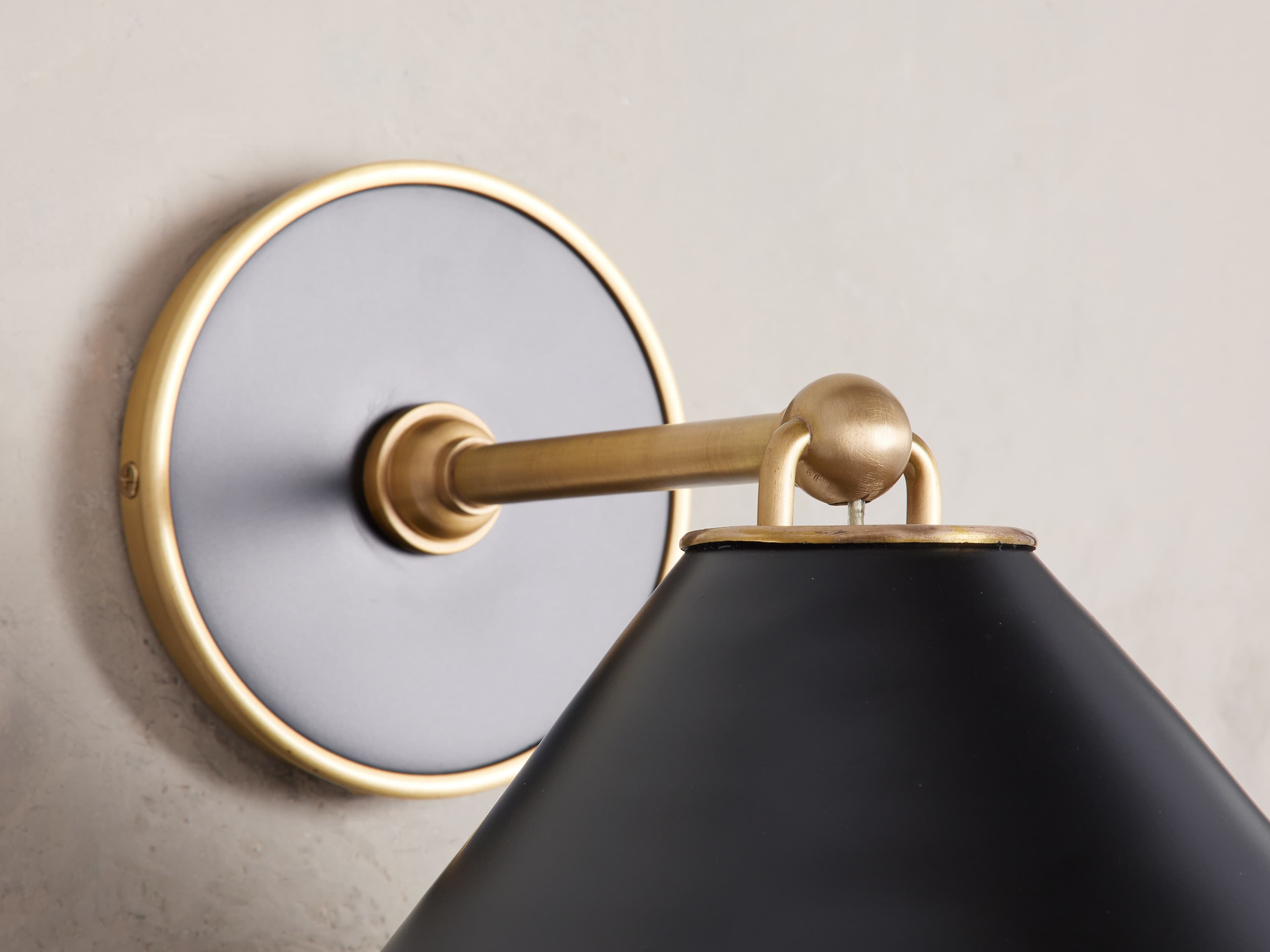 Arno Sconce - Thumbnail 2