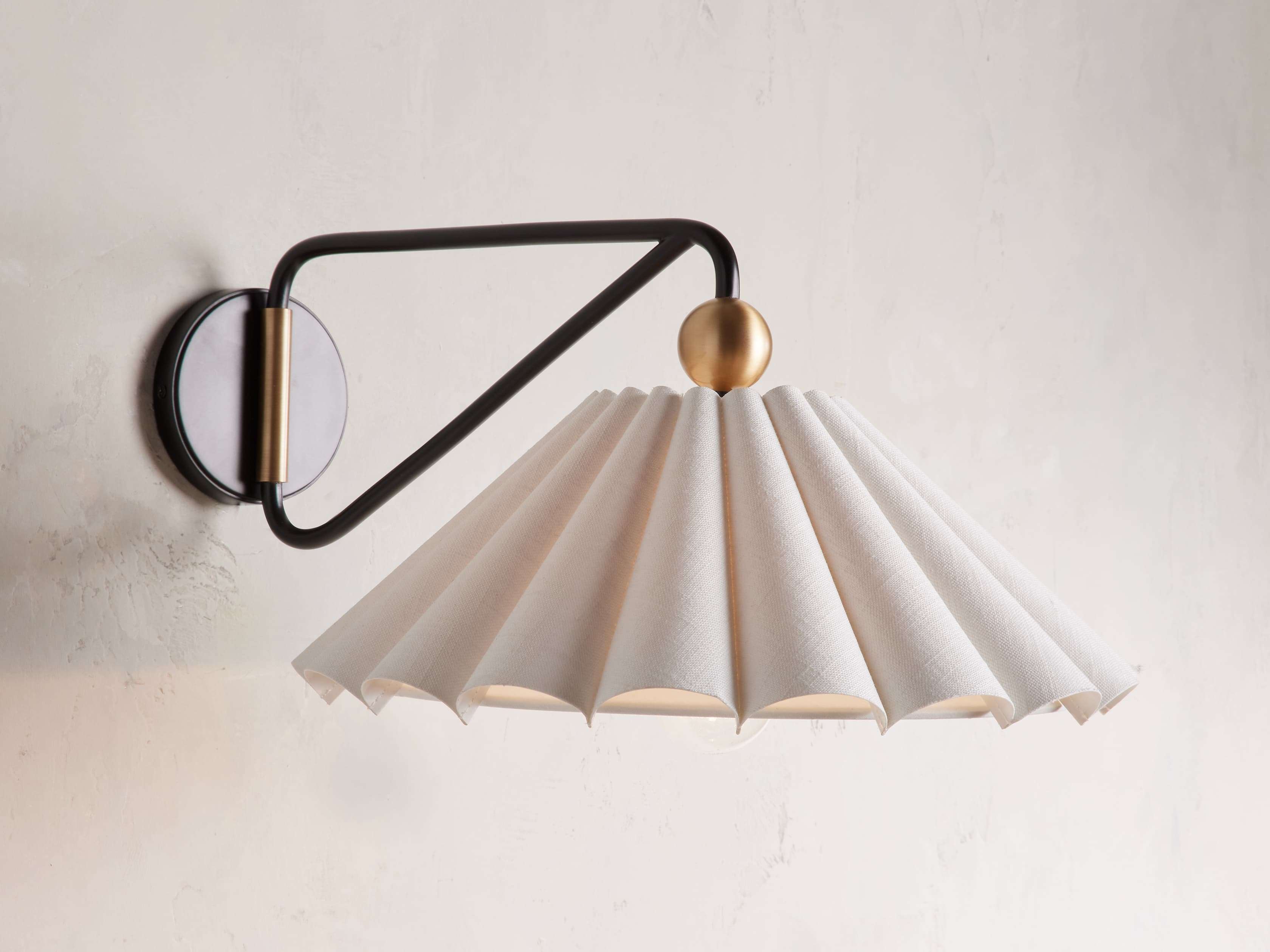 Haylen Sconce - Thumbnail 2