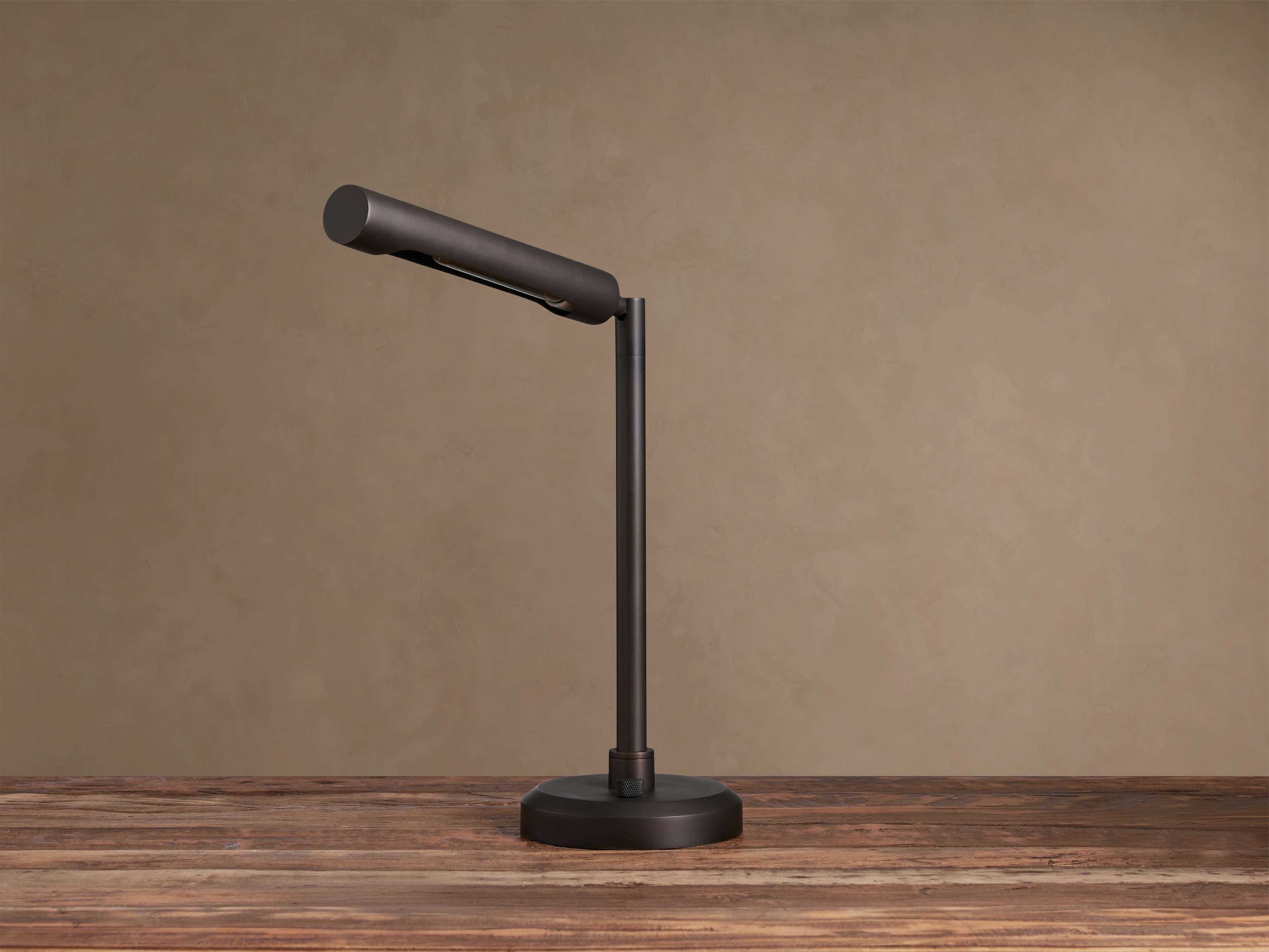 Elih Desk Lamp – Arhaus