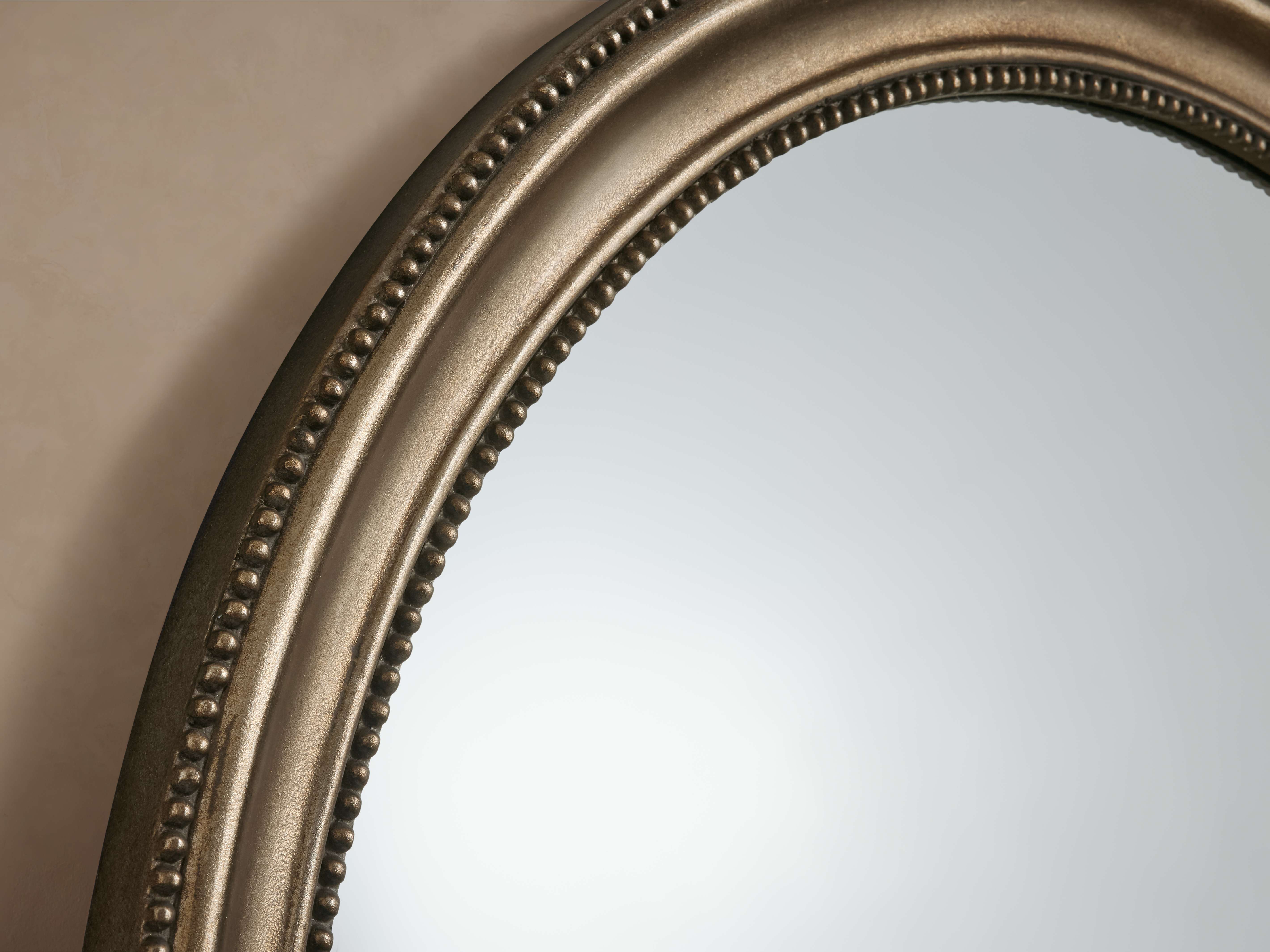 Pierre Round Mirror in Silver - Thumbnail 2