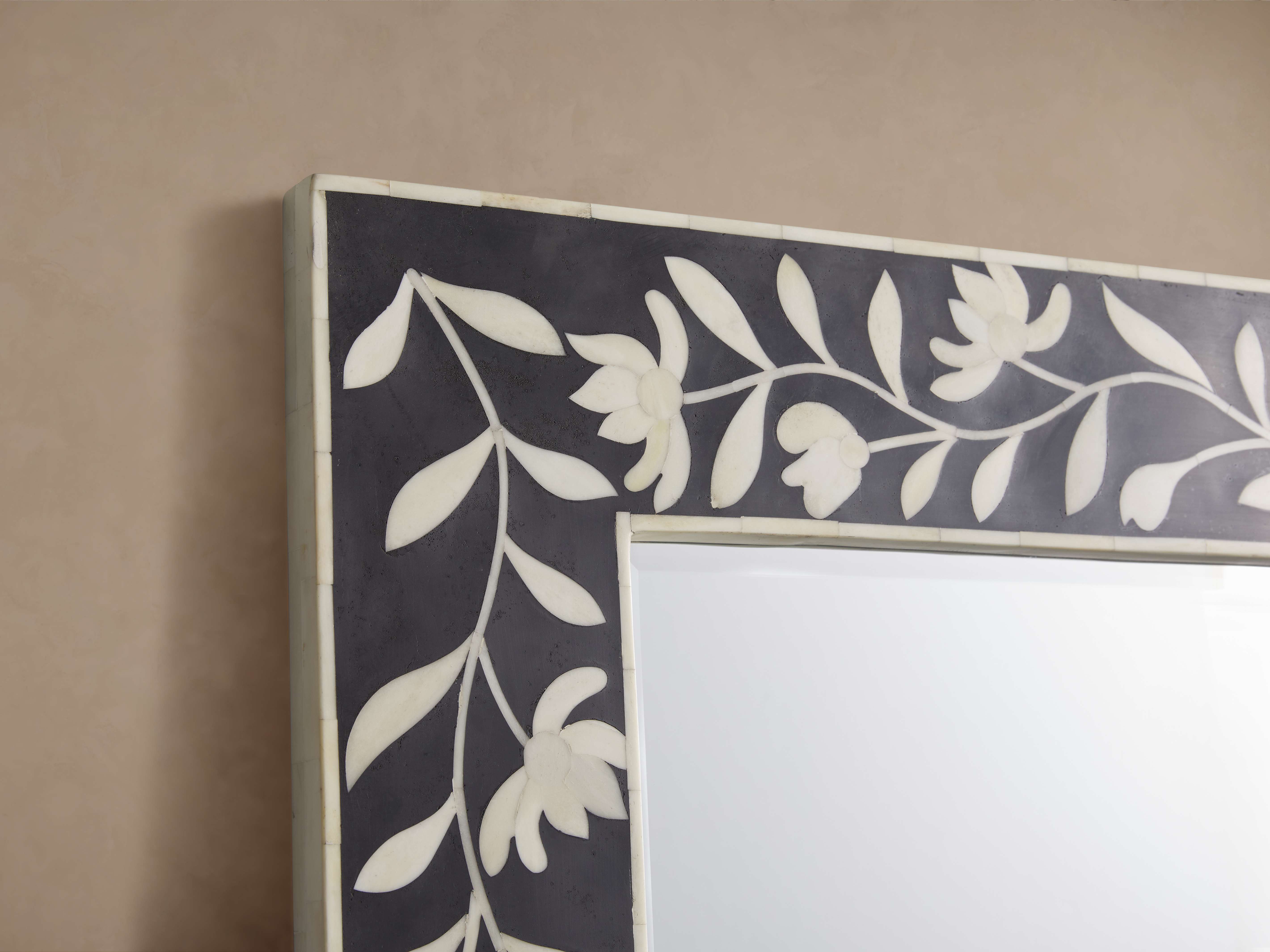 Divya Floor Mirror - Thumbnail 2