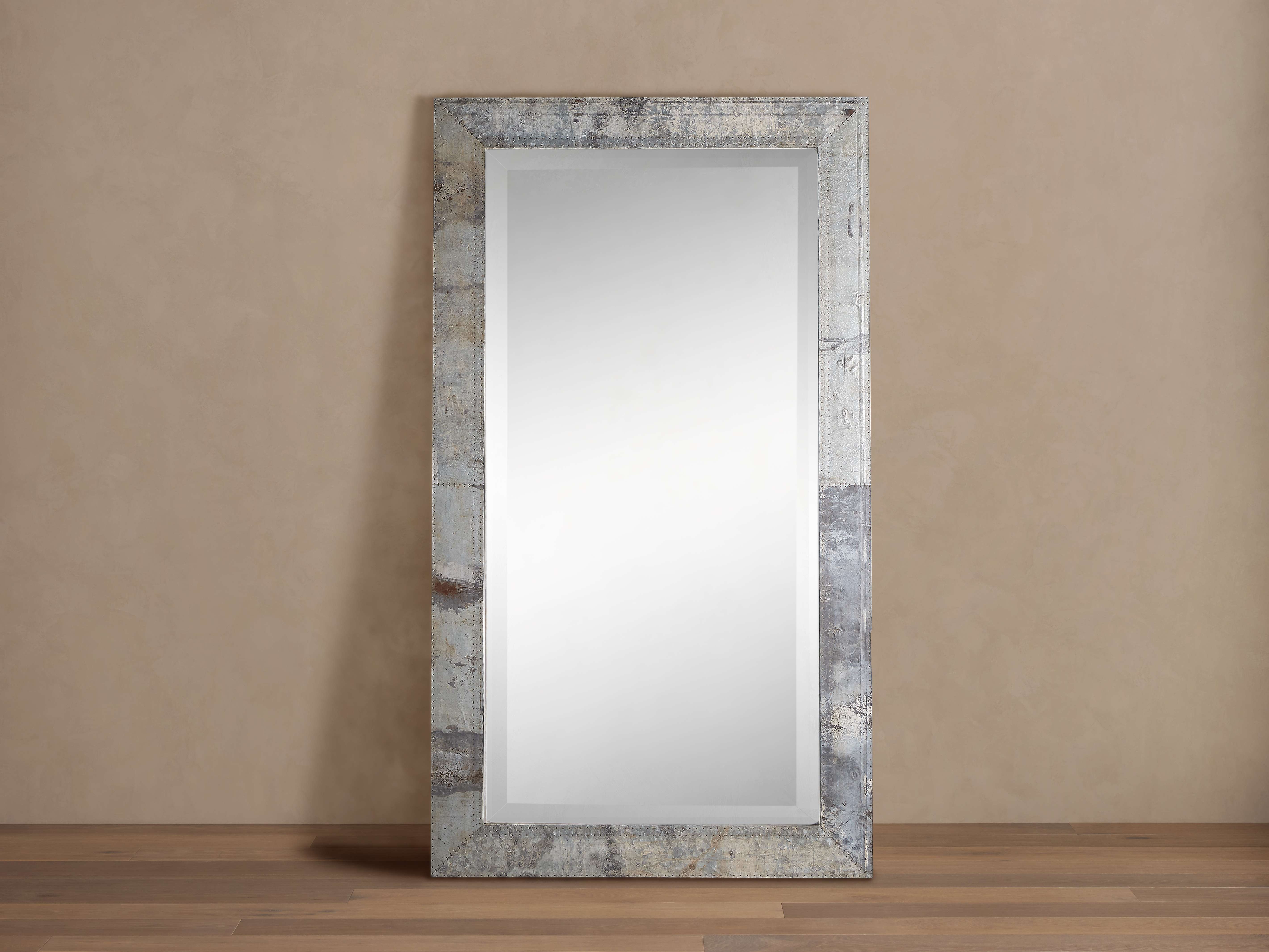 Caspian Floor Mirror in Iron - Thumbnail 2