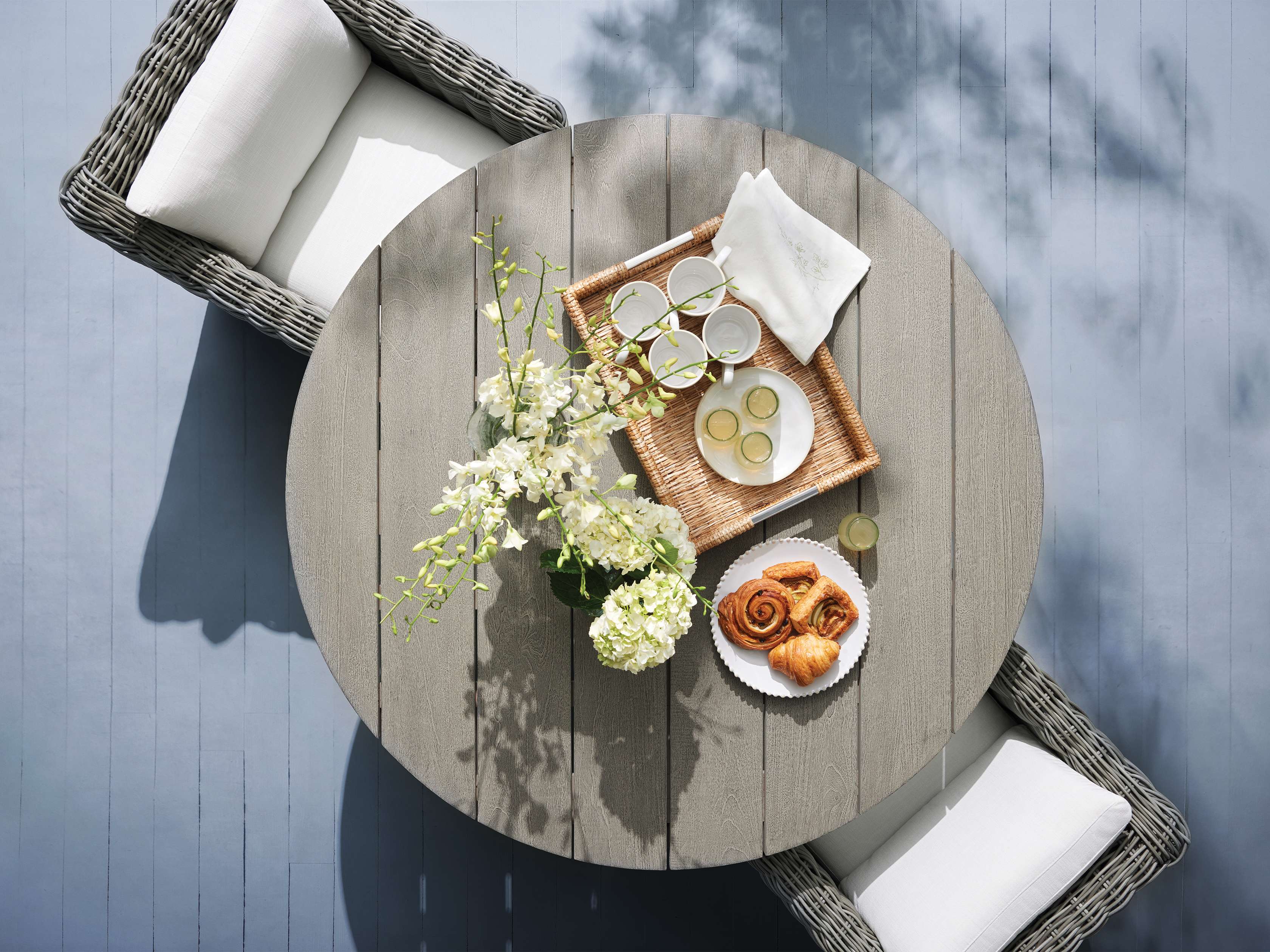 Hamptons Outdoor Round Dining Table in Driftwood Grey - Thumbnail 4