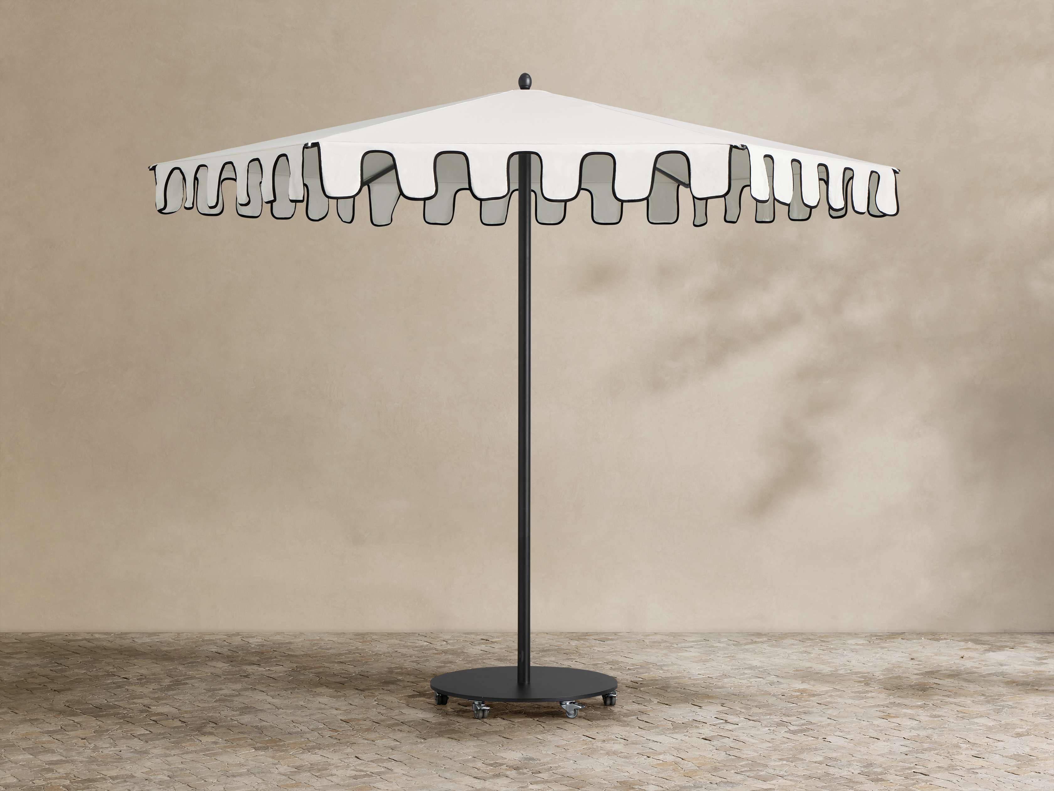 can you dye a faded patio umbrella How to Paint Outdoor Fabric to Makeover an Old Umbrella