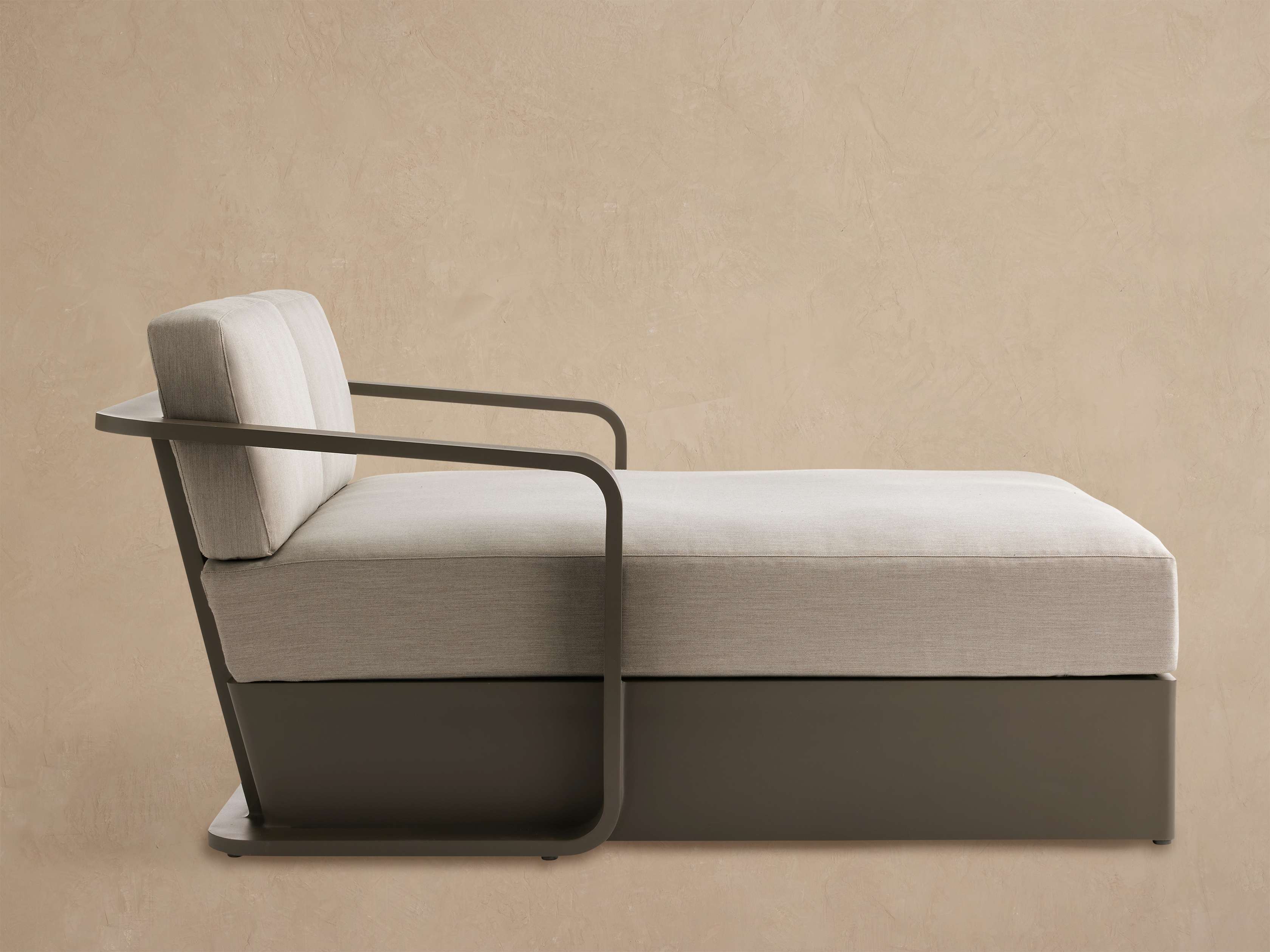 Sonoma Outdoor Aluminum Daybed