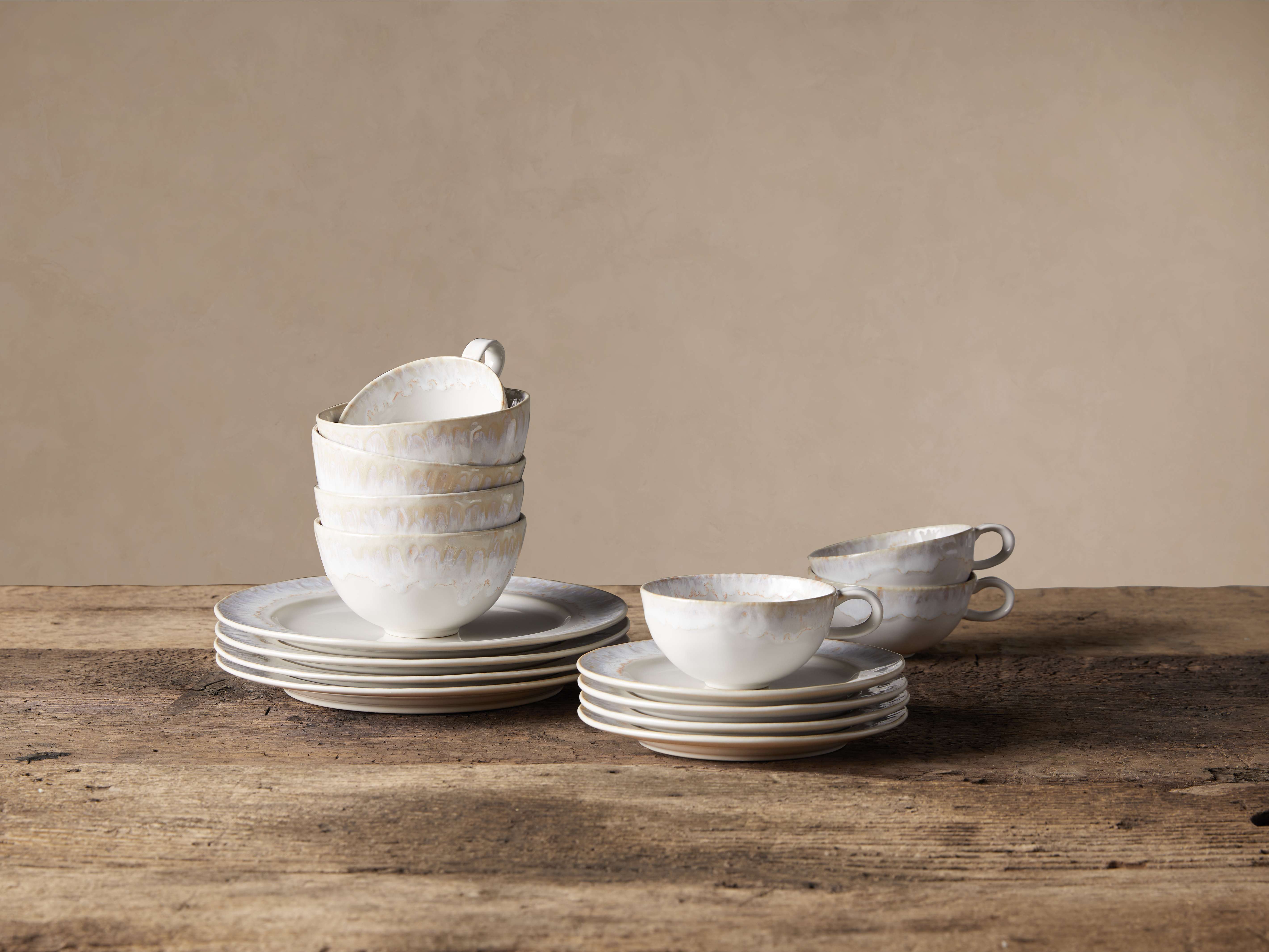 Bela Dinnerware Set of 16