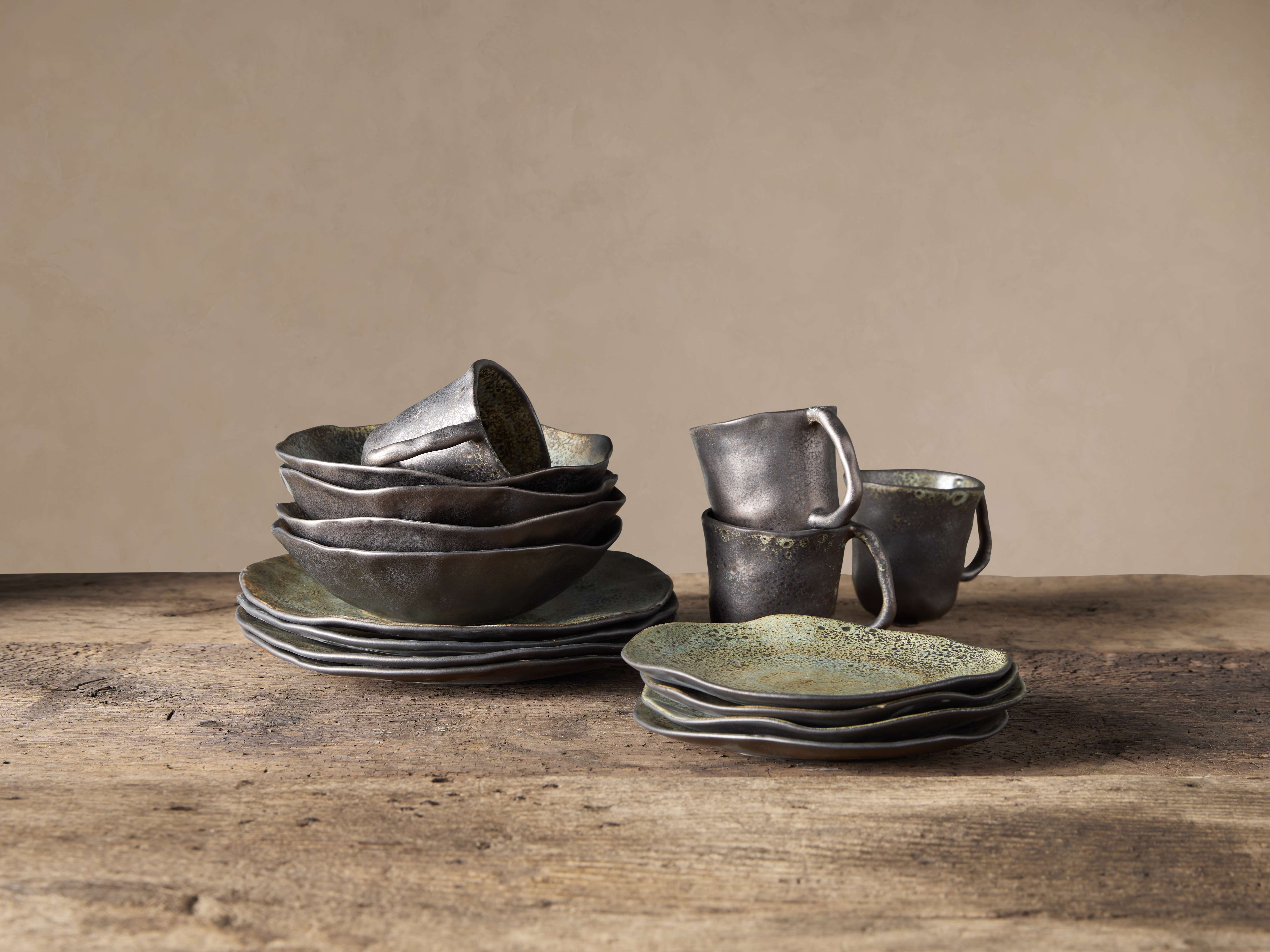 Gallatin Dinnerware (Set of 16)