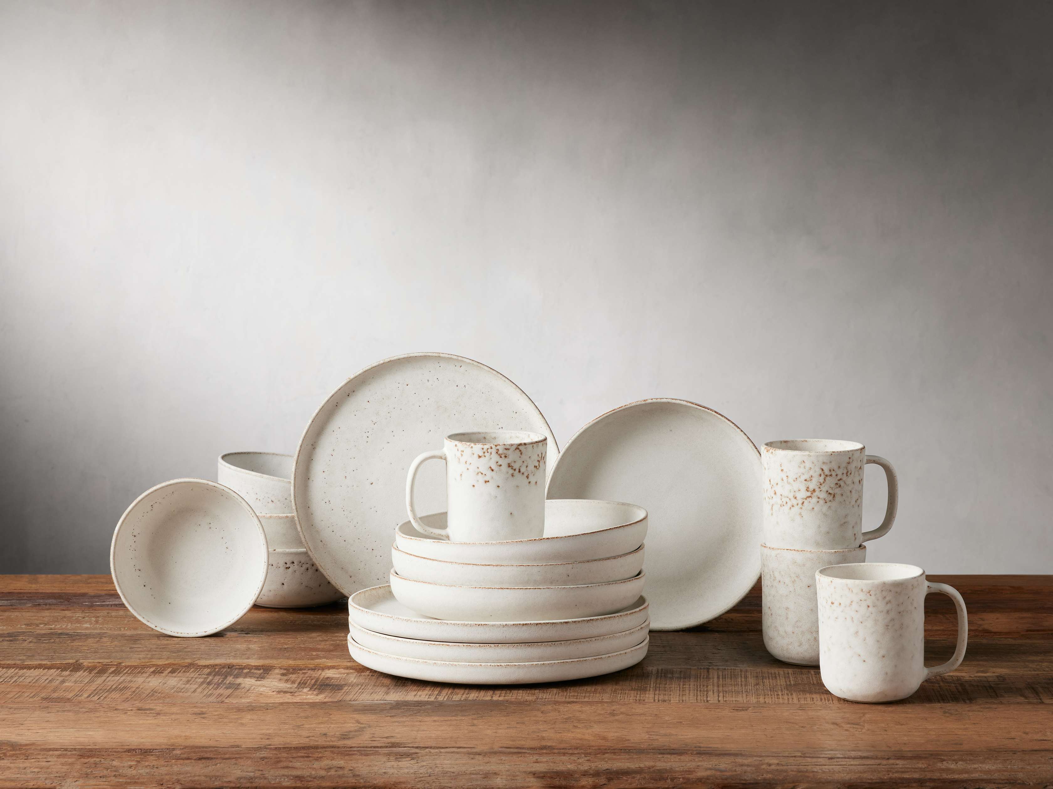 Ronan Dinnerware Set (Set of 16) in White
