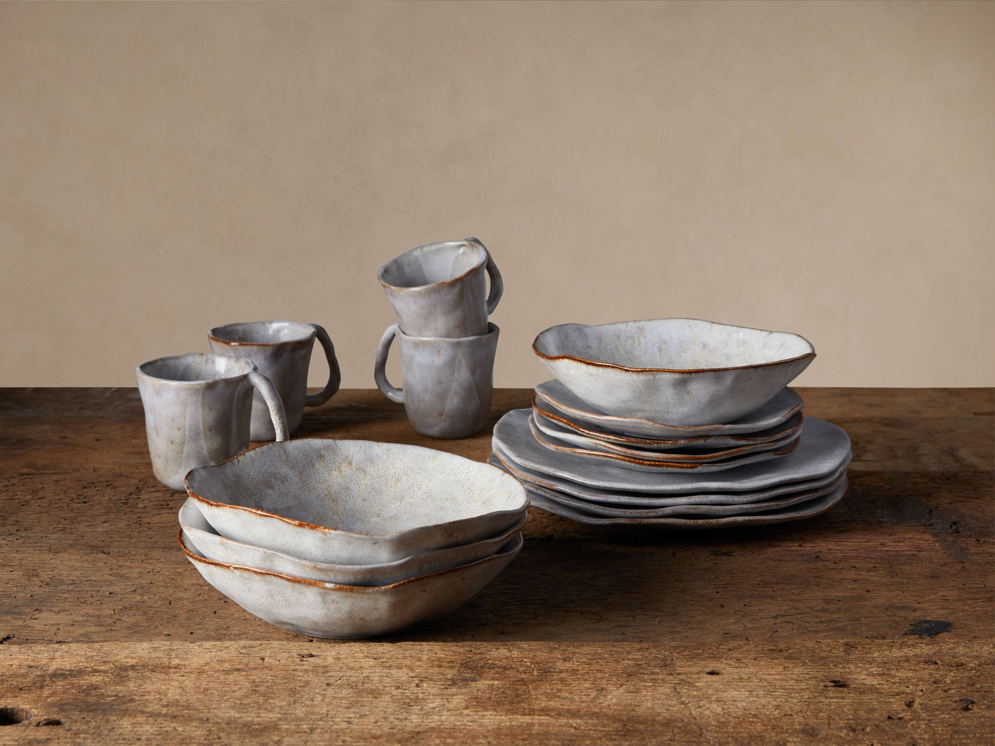 Skye Dinnerware with Pasta Bowls (Set of 16)