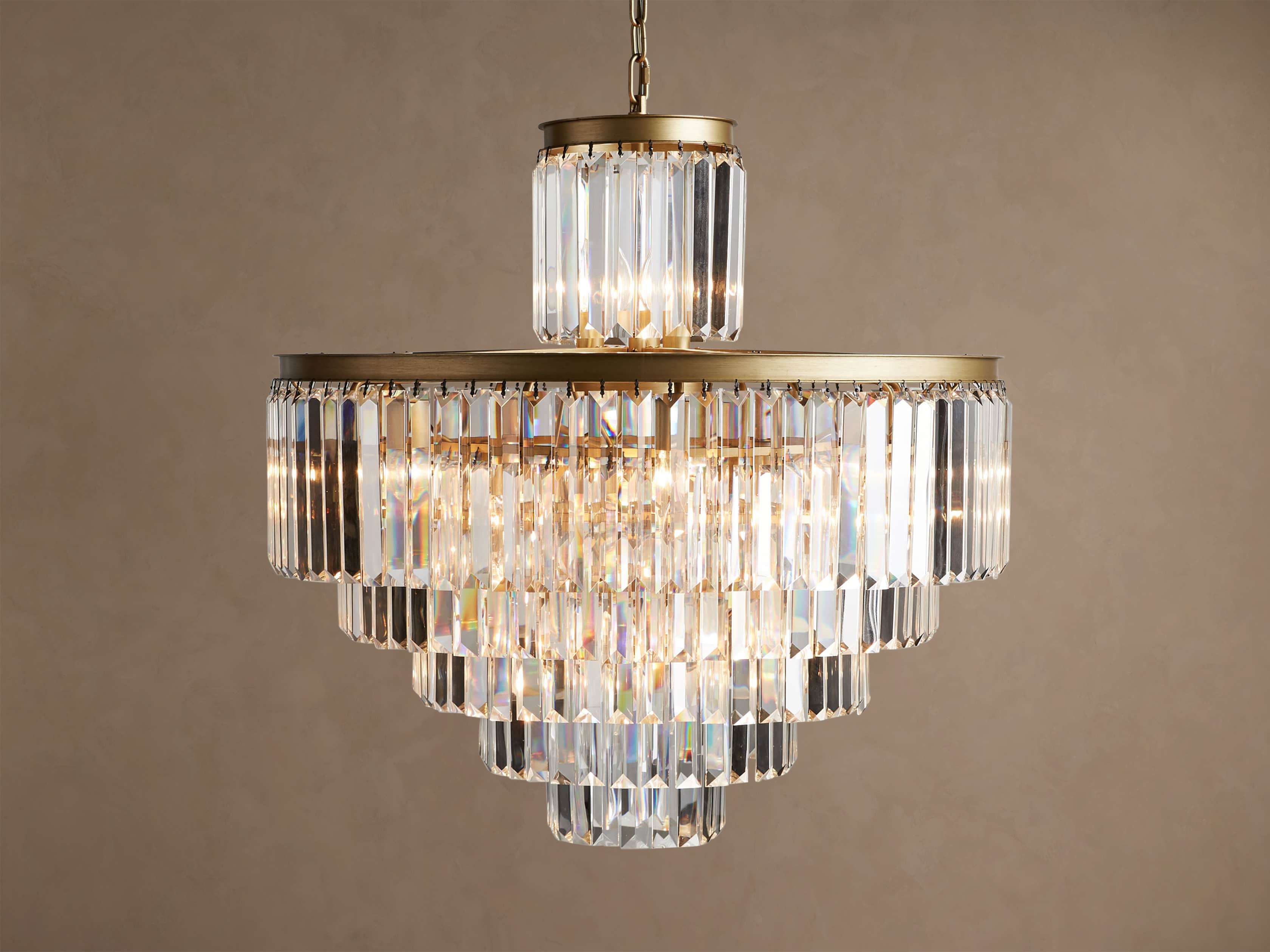 Leyland Chandelier
– Arhaus