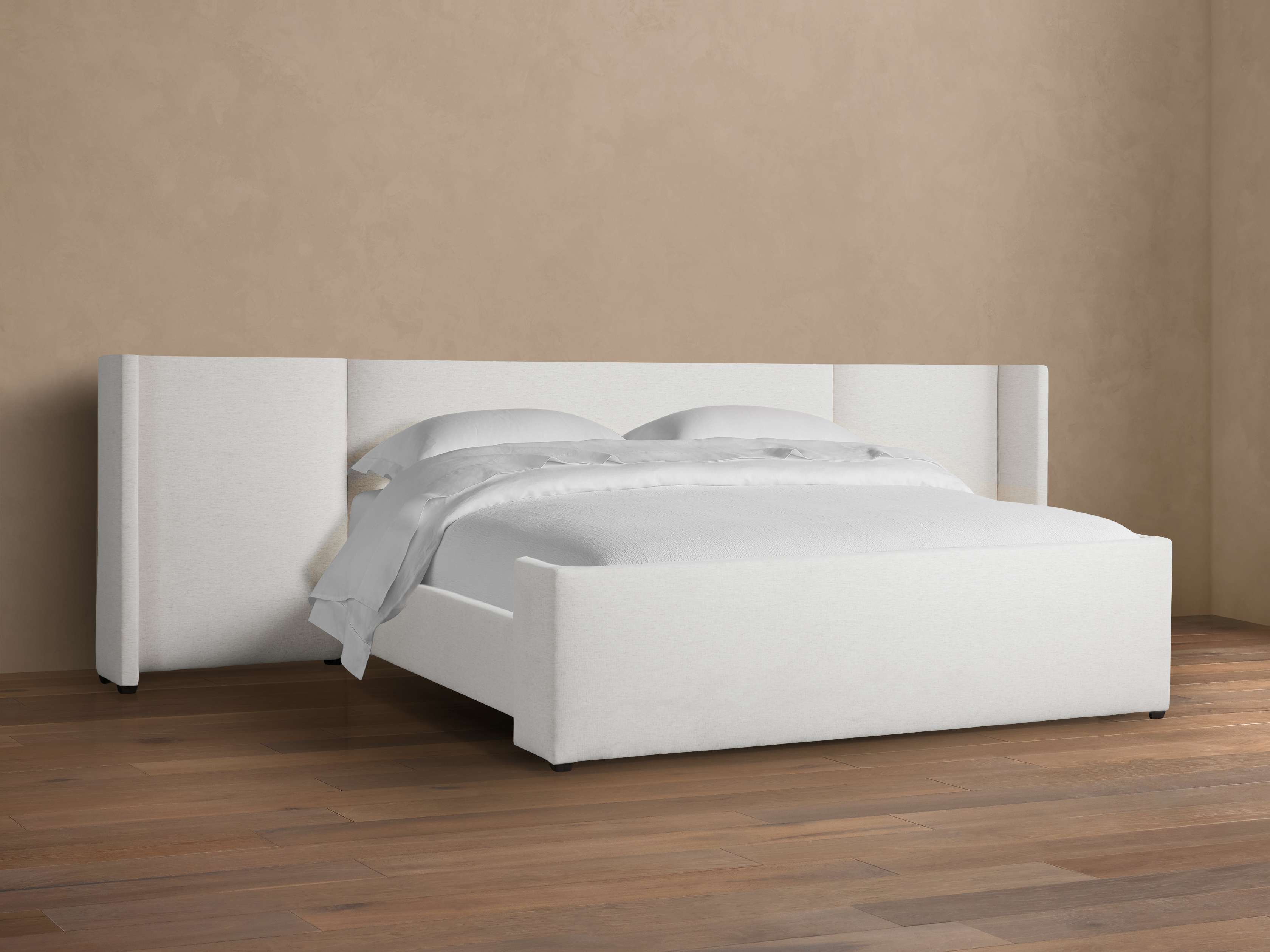 Hughページ Wyller Extended Headboard Bed with High Footboard – Arhaus
