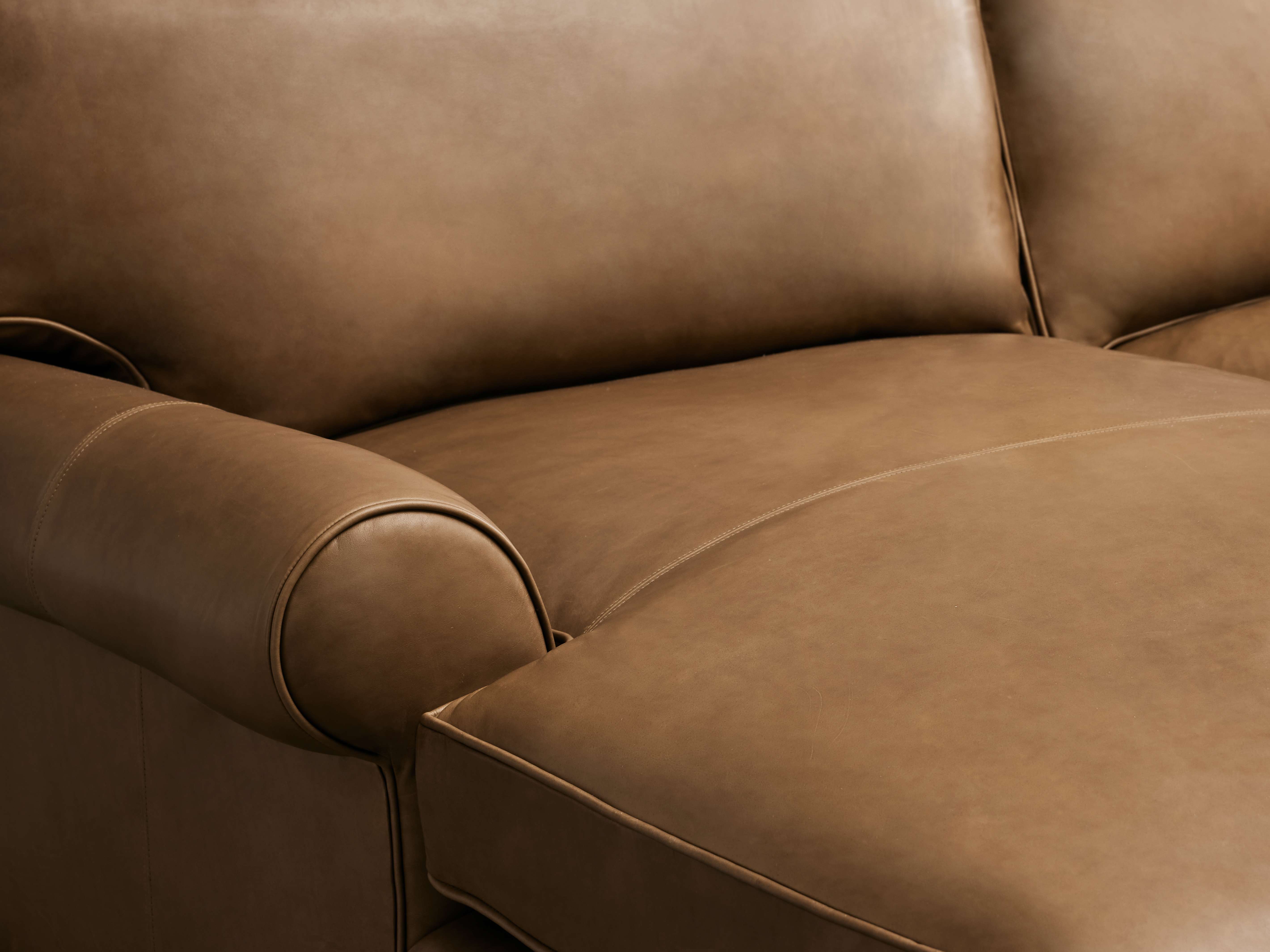 Colby Leather Two-Piece Chaise Sectional - Thumbnail 3