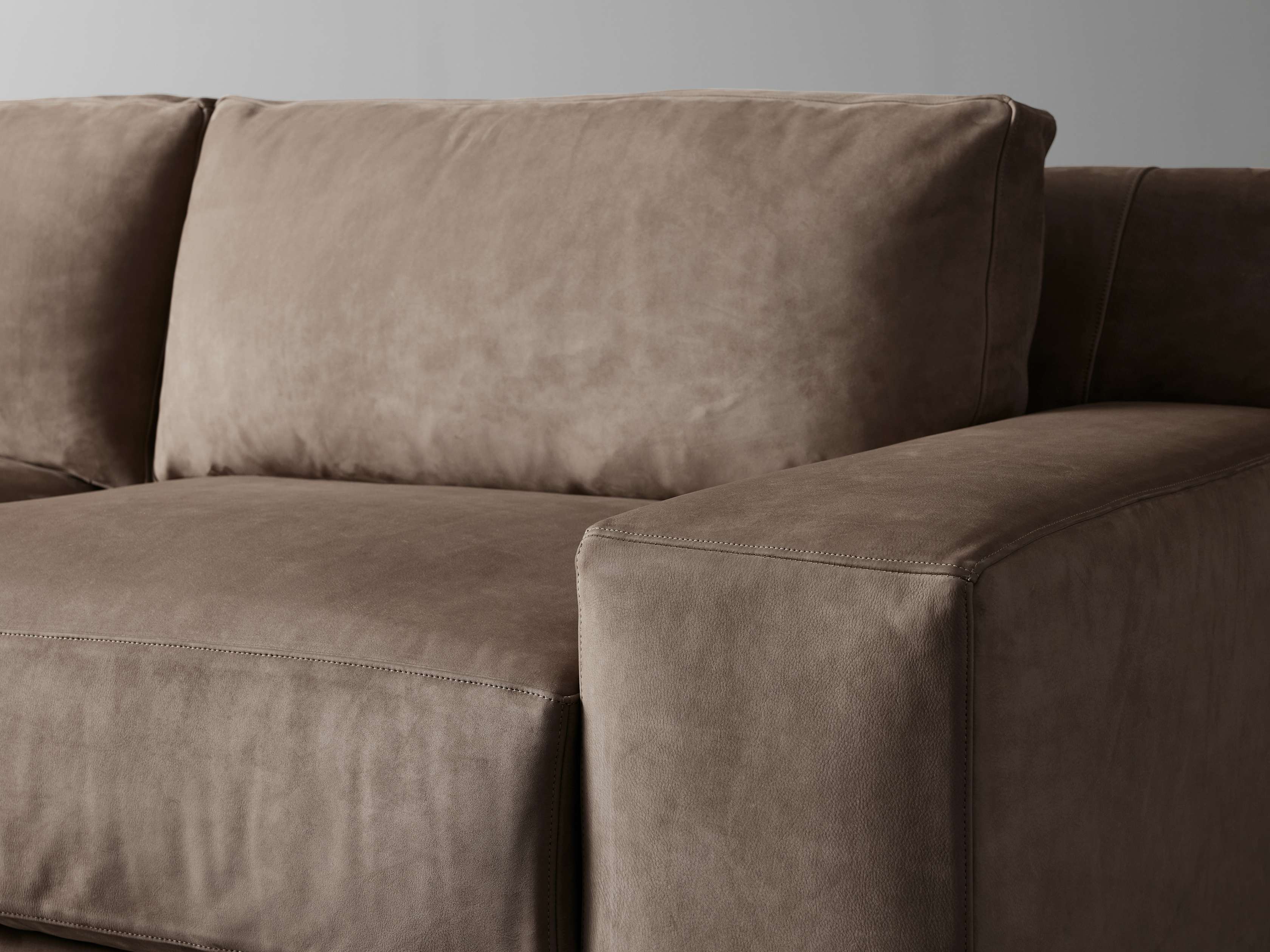 Novoli Nubuck Leather Two-Piece Chaise Sectional - Thumbnail 4