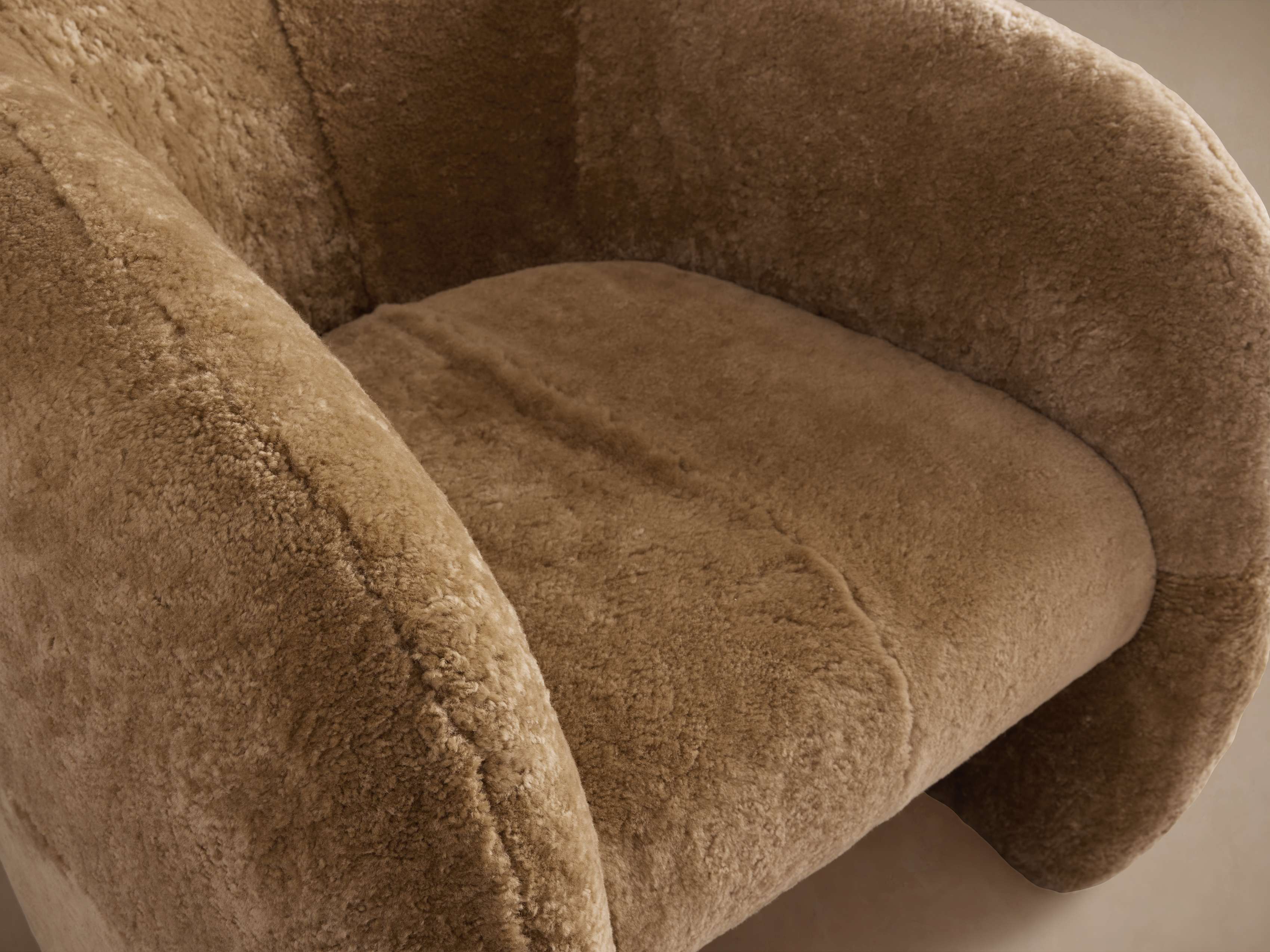 Fresno Shearling Floating Seat Chair