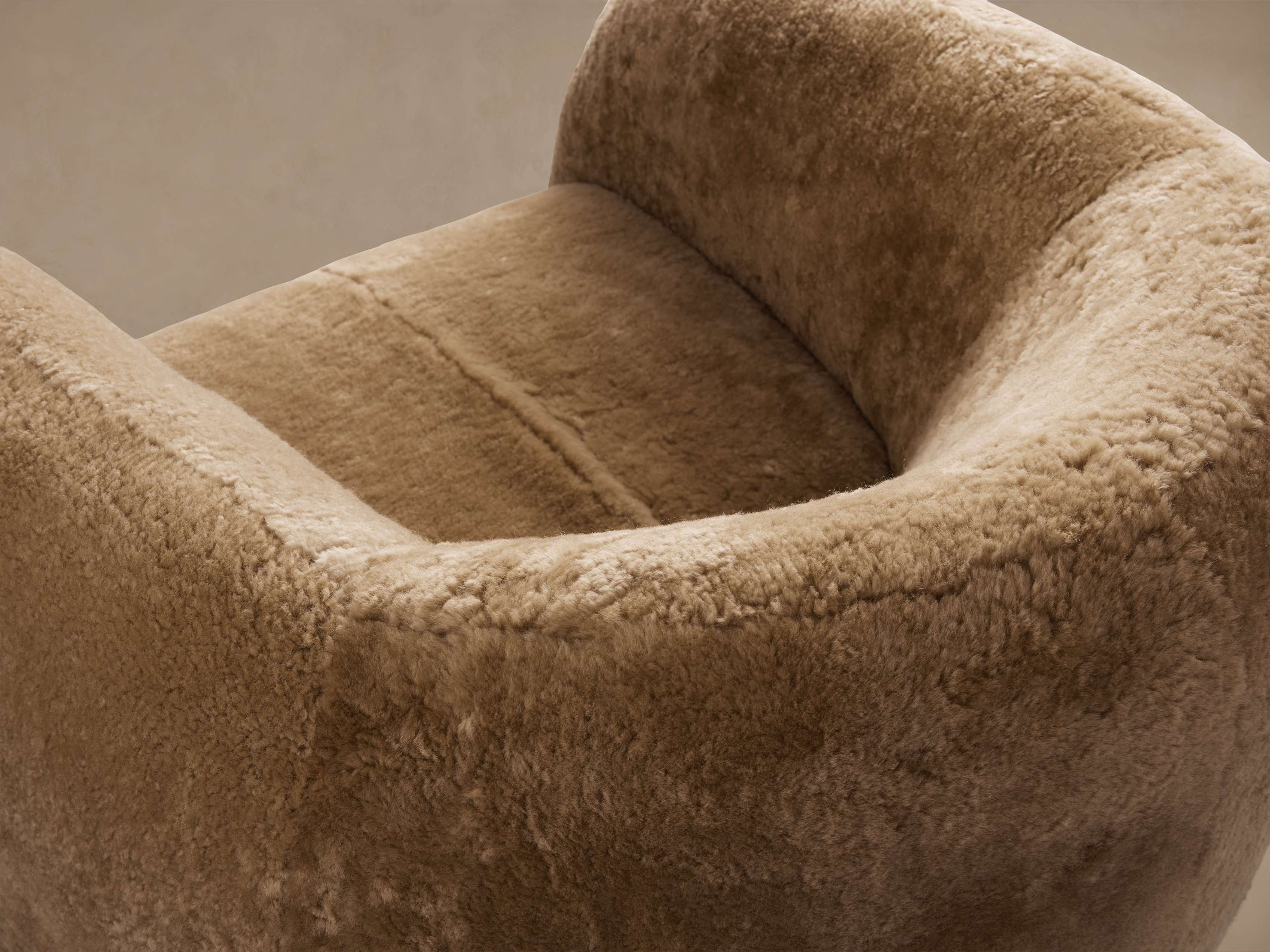 Fresno Shearling Floating Seat Chair